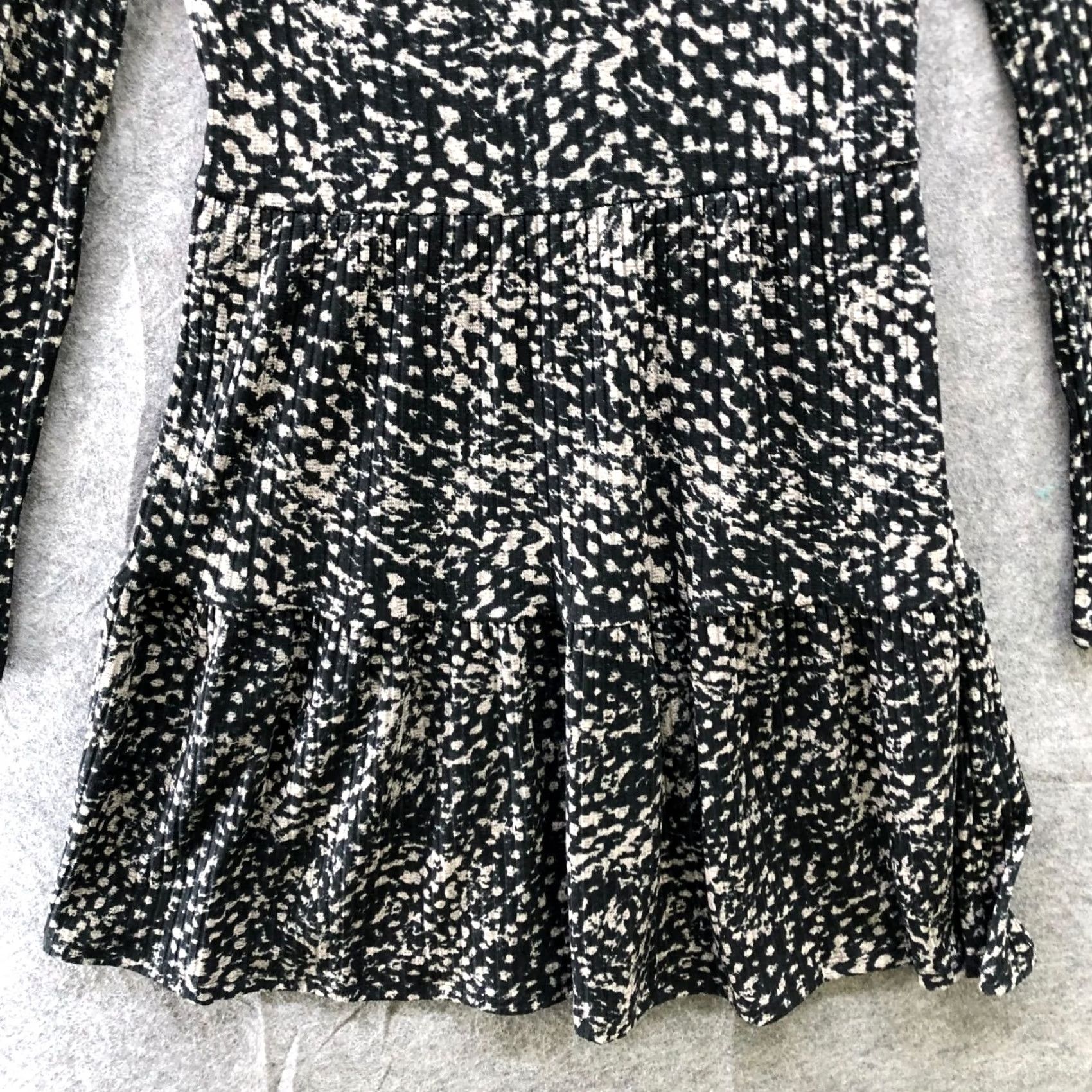 River Island River Island Knit Long Sleeve Dress Size 8 Black Leopard Print Midi Knit Dress Womens 8 Crew Neck Pullover Size M / US 6-8 / IT 42-44 - 4 Thumbnail