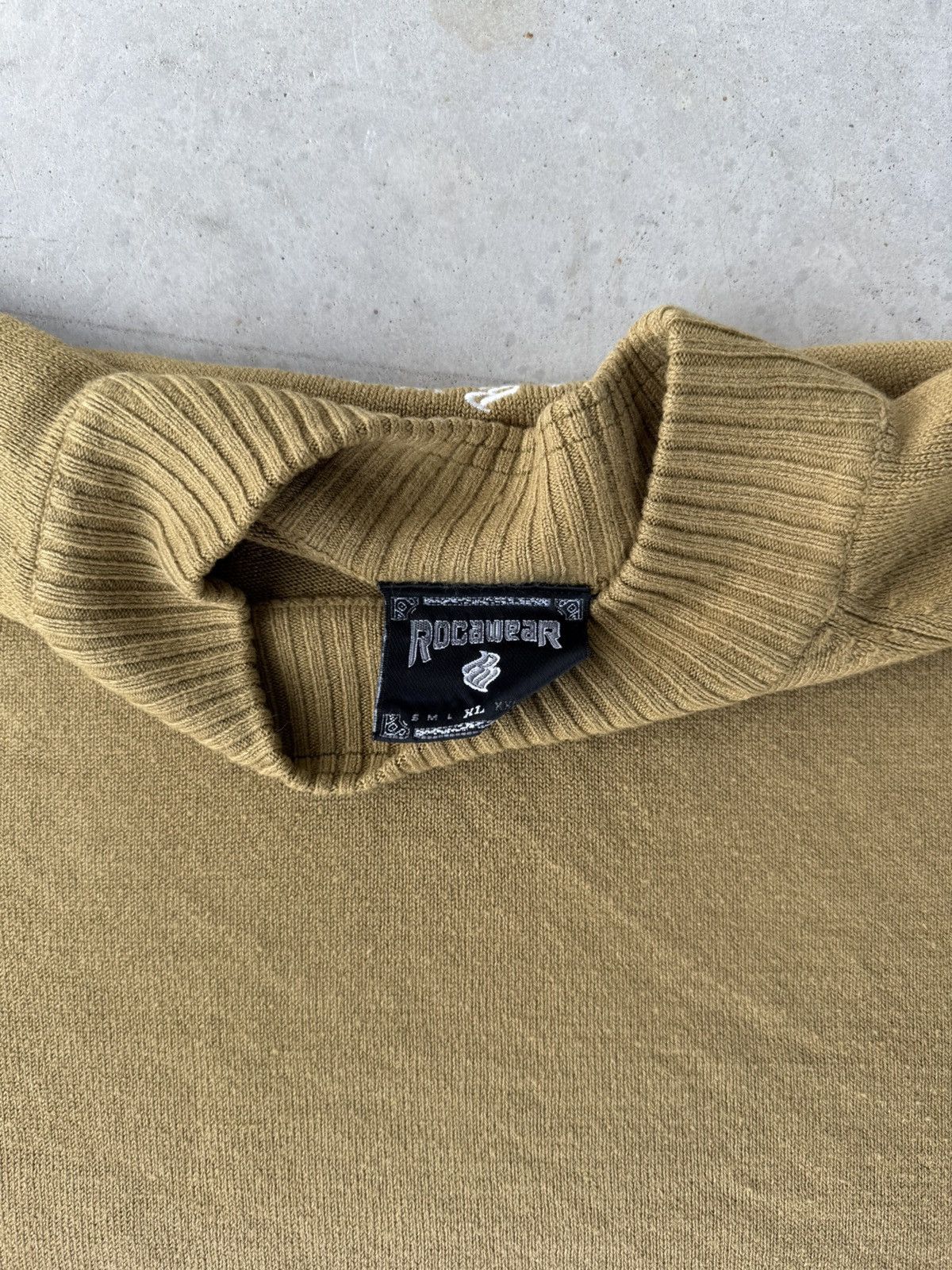 Vintage Vintage Y2K Rocawear Embroidered Thin Sweater Size US XL / EU 56 / 4 - 5 Thumbnail