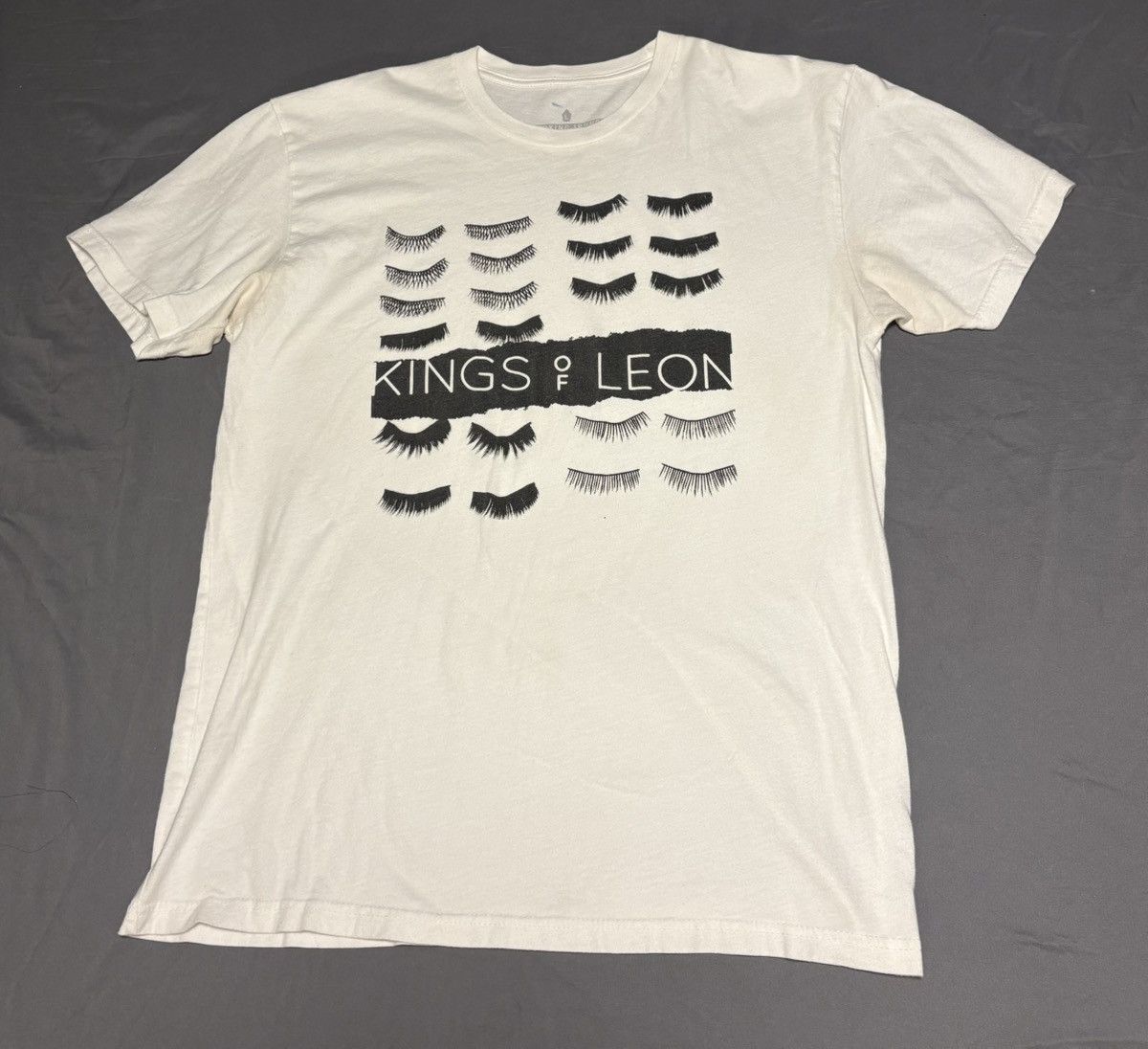 Band Tees Kings of Leon WALLS Size US L / EU 52-54 / 3 - 1 Thumbnail