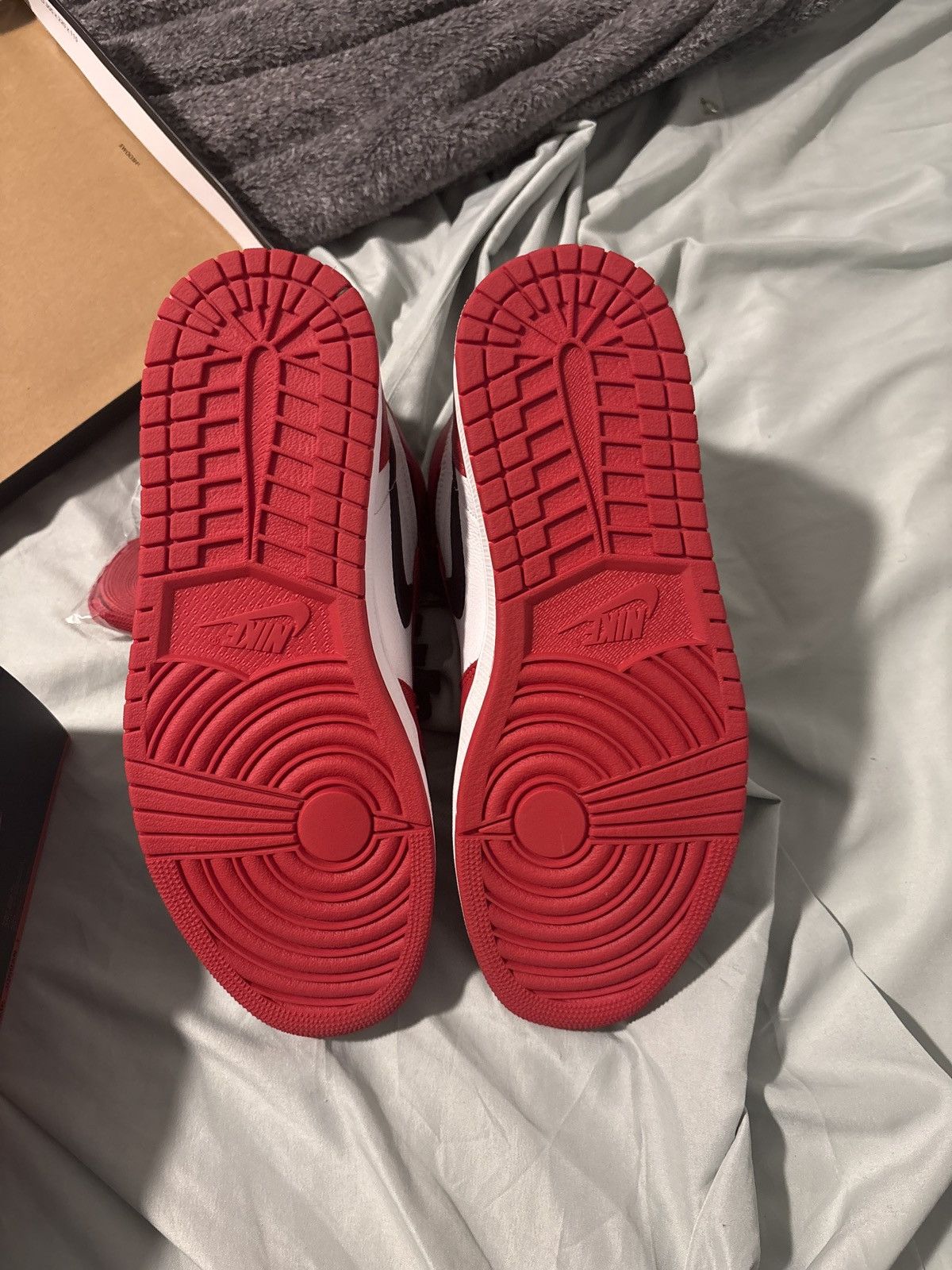 Jordan Brand Jordan retro 1 high og homage to home Size US 9.5 / EU 42-43 - 1 Thumbnail
