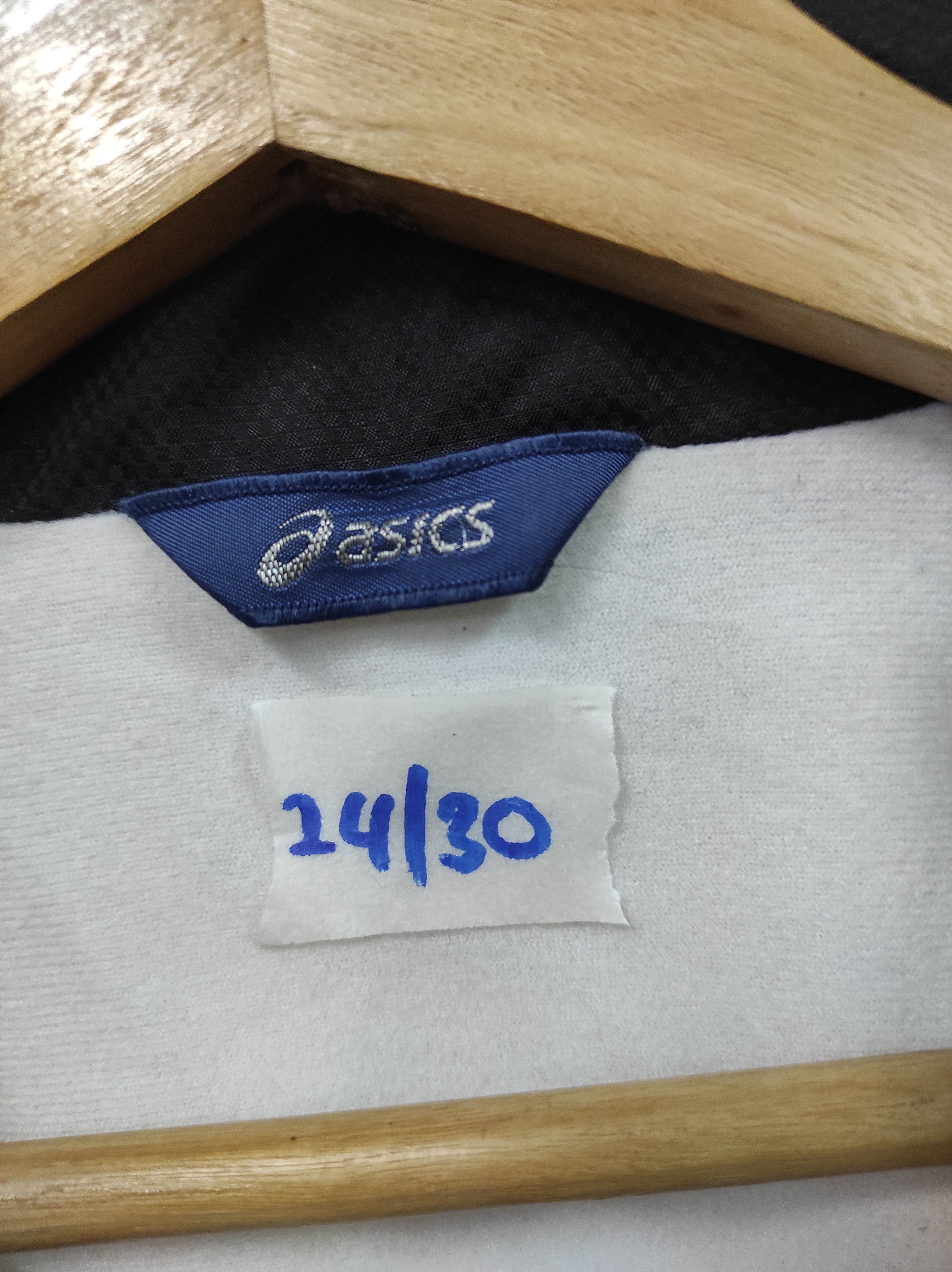 Asics × Japanese Brand × Vintage ASICS VINTAGE LIGHT JACKET SWEATER Size US L / EU 52-54 / 3 - 8 Thumbnail
