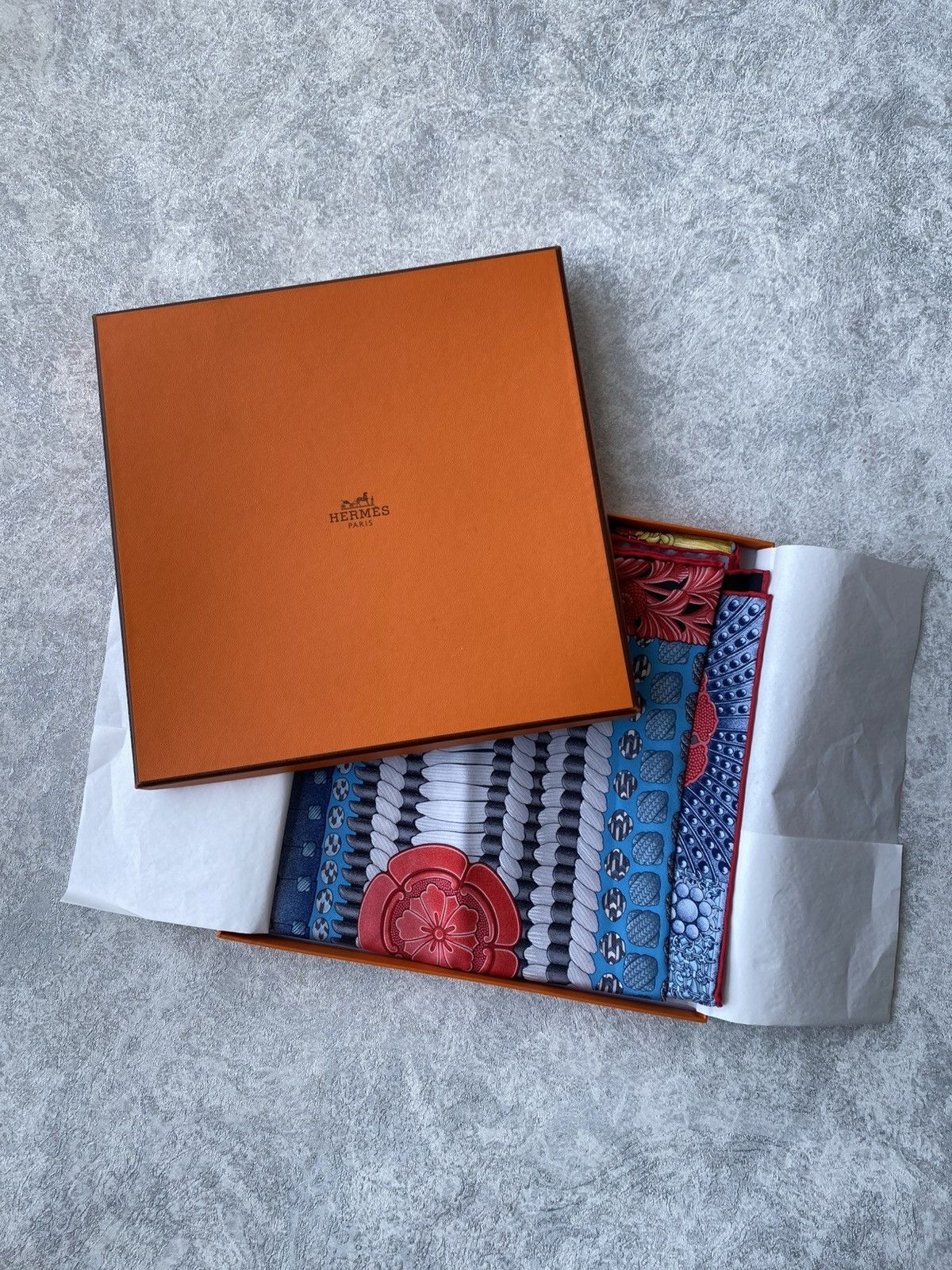Hermes Twill Silk 90cm Parures De Samourais Scarf +BOX