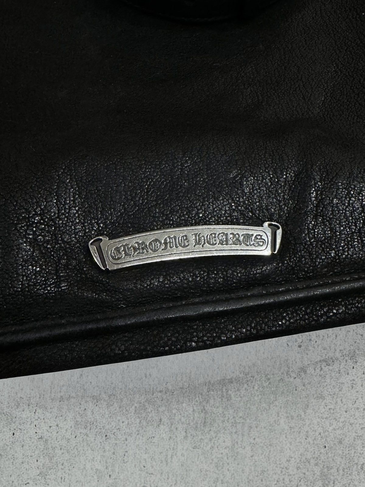 Chrome Hearts Chrome Hearts Fleur Gunslinger Cracked Leather Shoulder Bag Size ONE SIZE - 6 Thumbnail