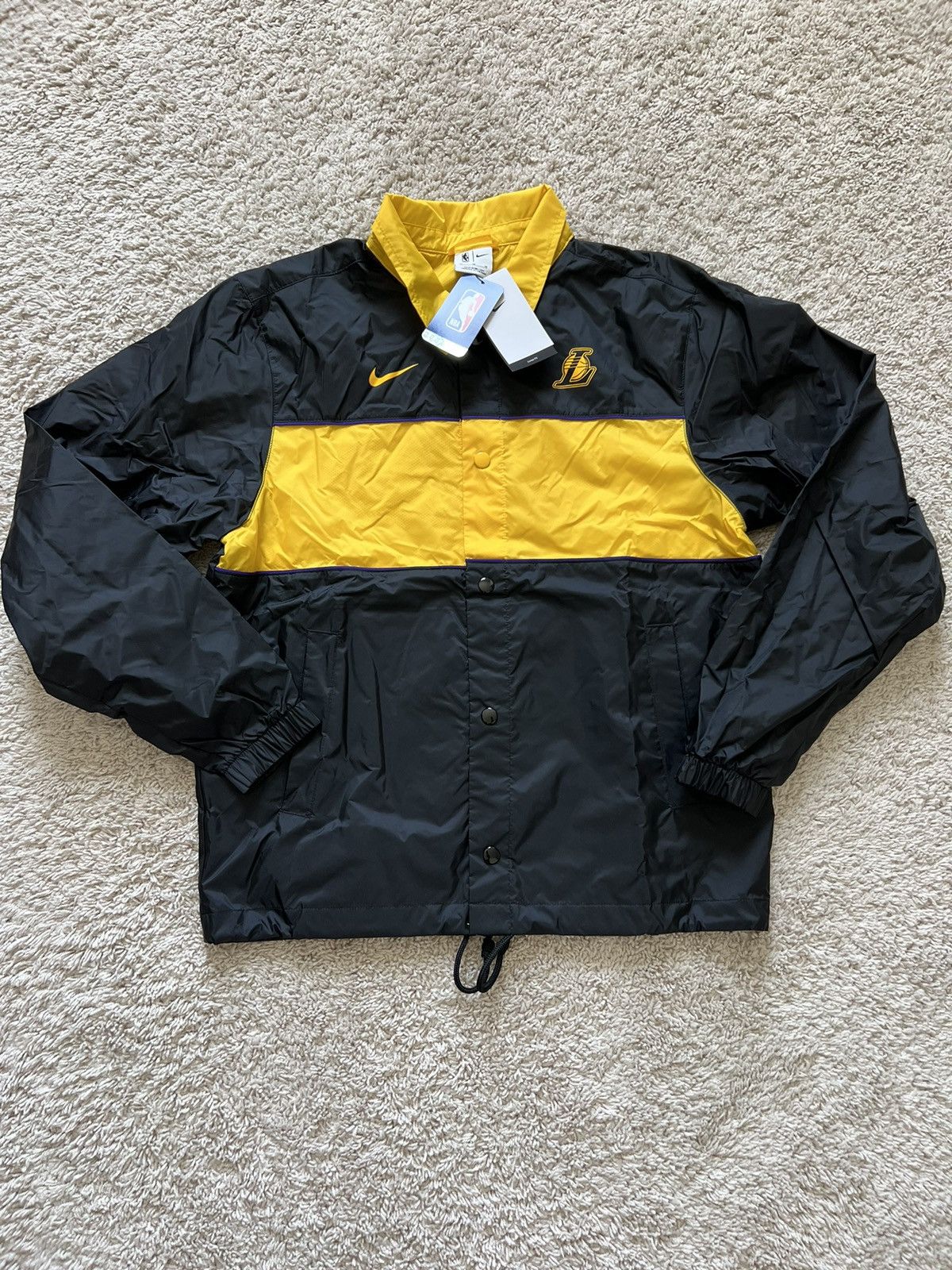 Nike Nike Los Angeles Lakers Courtside Loose Fit Black Jacket Size US XL / EU 56 / 4 - 7 Thumbnail