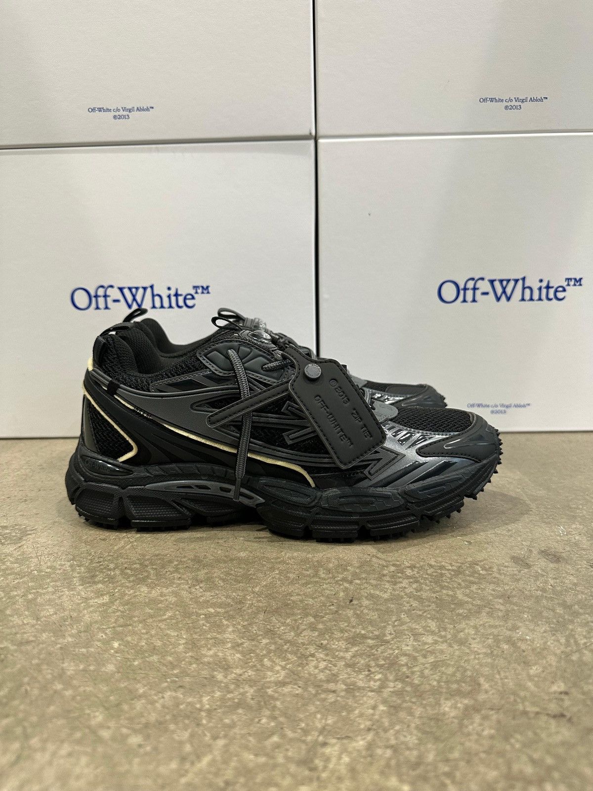 Be Right Back Sneakers Back Black