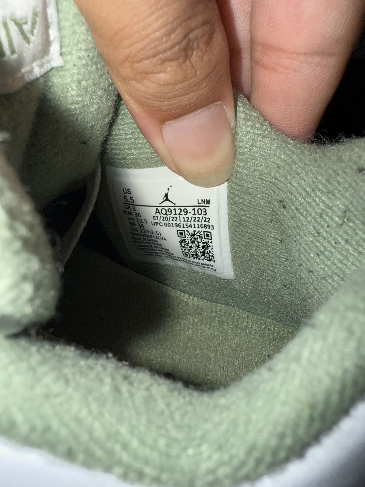 Jordan Brand Air Jordan 4 Retro Seafoam Size US 5.5 / IT 35.5 - 8 Thumbnail