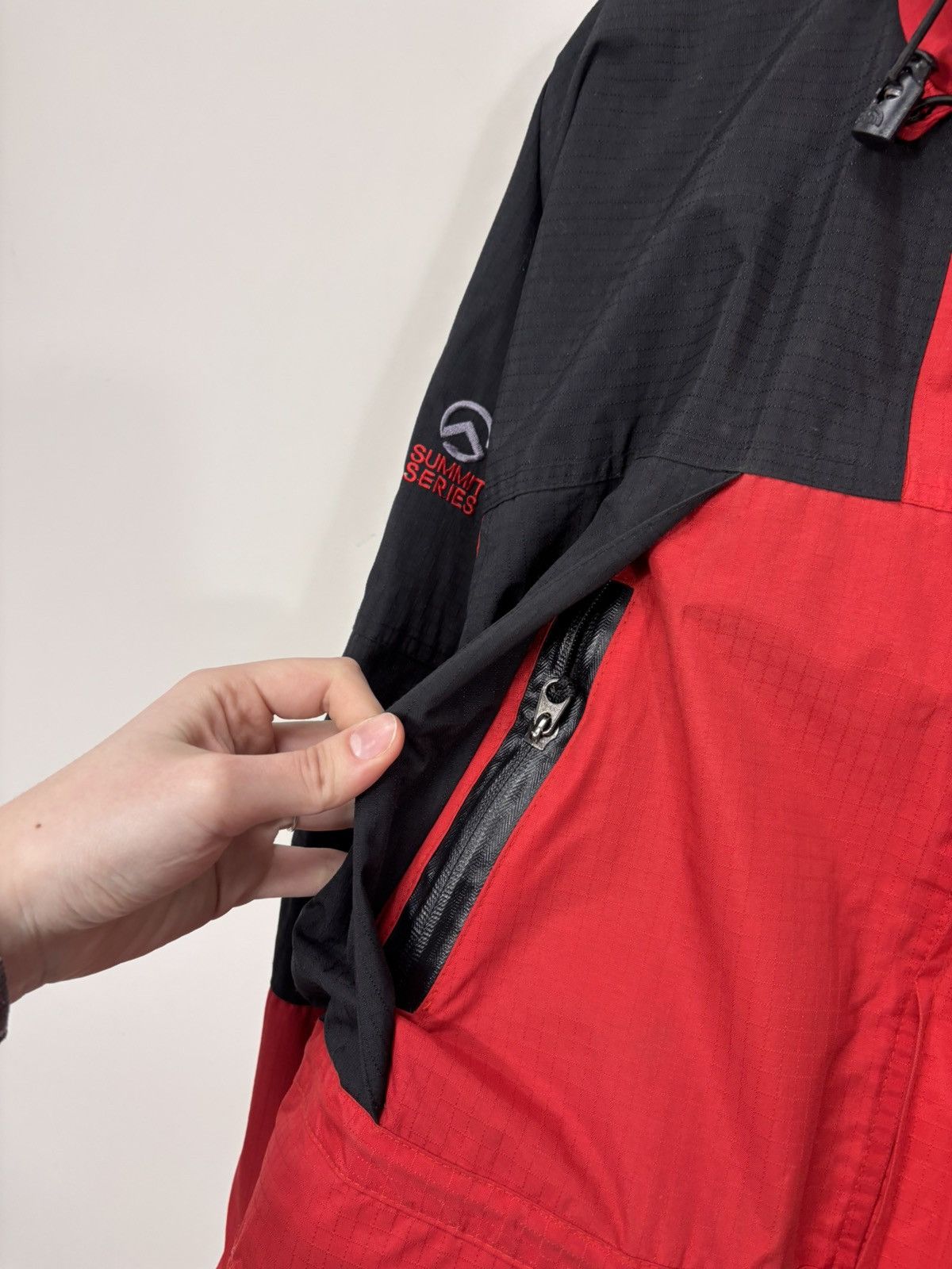 The North Face Vintage The North Face Men’s Summit Series Gore-Tex Jacket Size US S / EU 44-46 / 1 - 9 Thumbnail