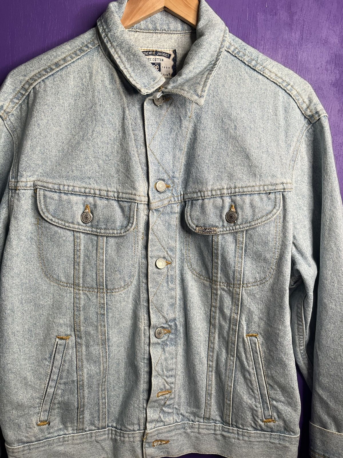 Lee × Vintage Vintage 90s Lee lightwash patches denim jacket Size US L / EU 52-54 / 3 - 3 Thumbnail