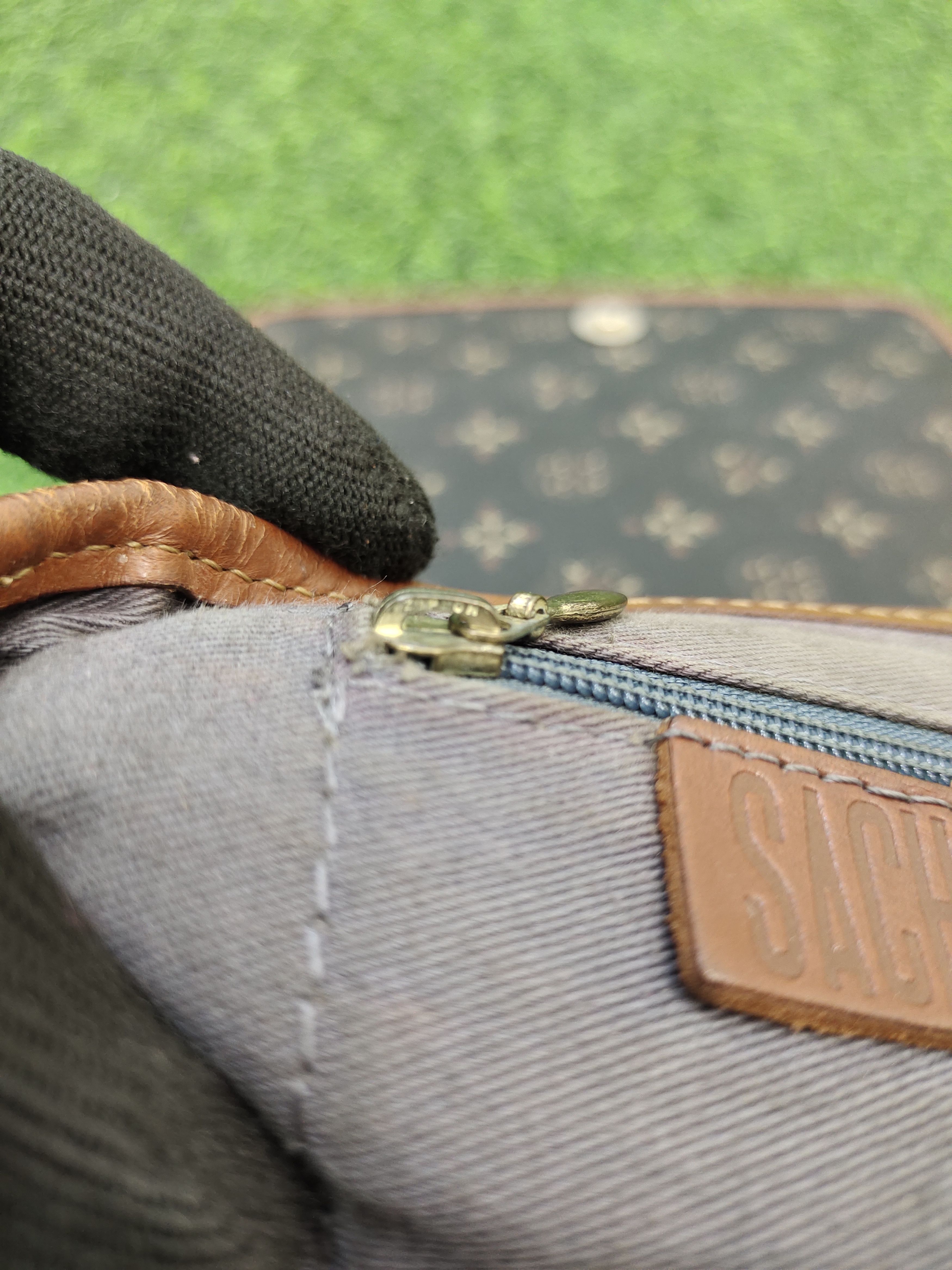Vintage Vintage Sachs Lederwaren Japan Patina Leather Crossbody Bag Size ONE SIZE - 9 Thumbnail