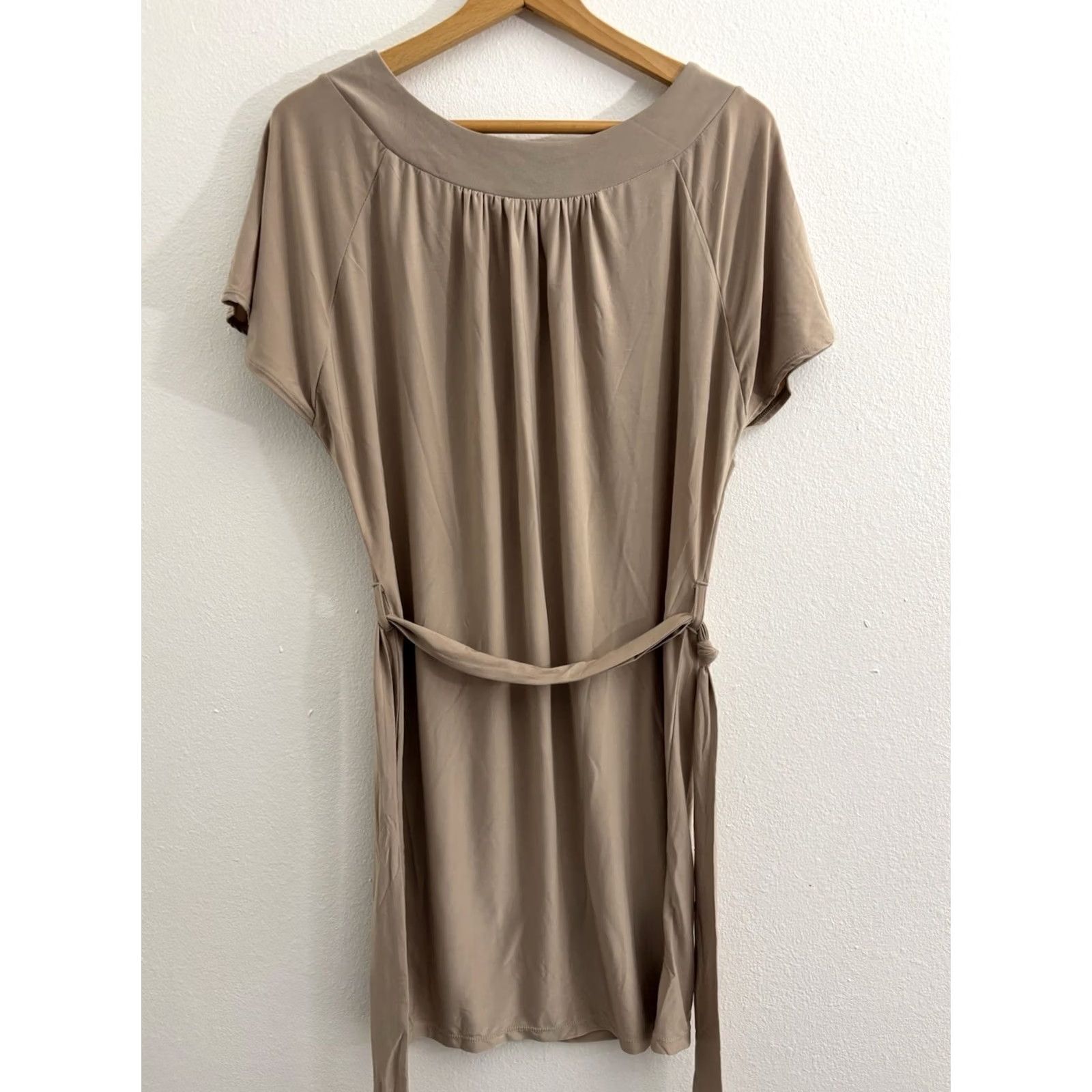 Bcbgmaxazria BCBGMAXAZRIA Beige Cap Sleeve Mini Dress Belted Pullover Stretchy Size XS Size XS / US 0-2 / IT 36-38 - 2 Thumbnail