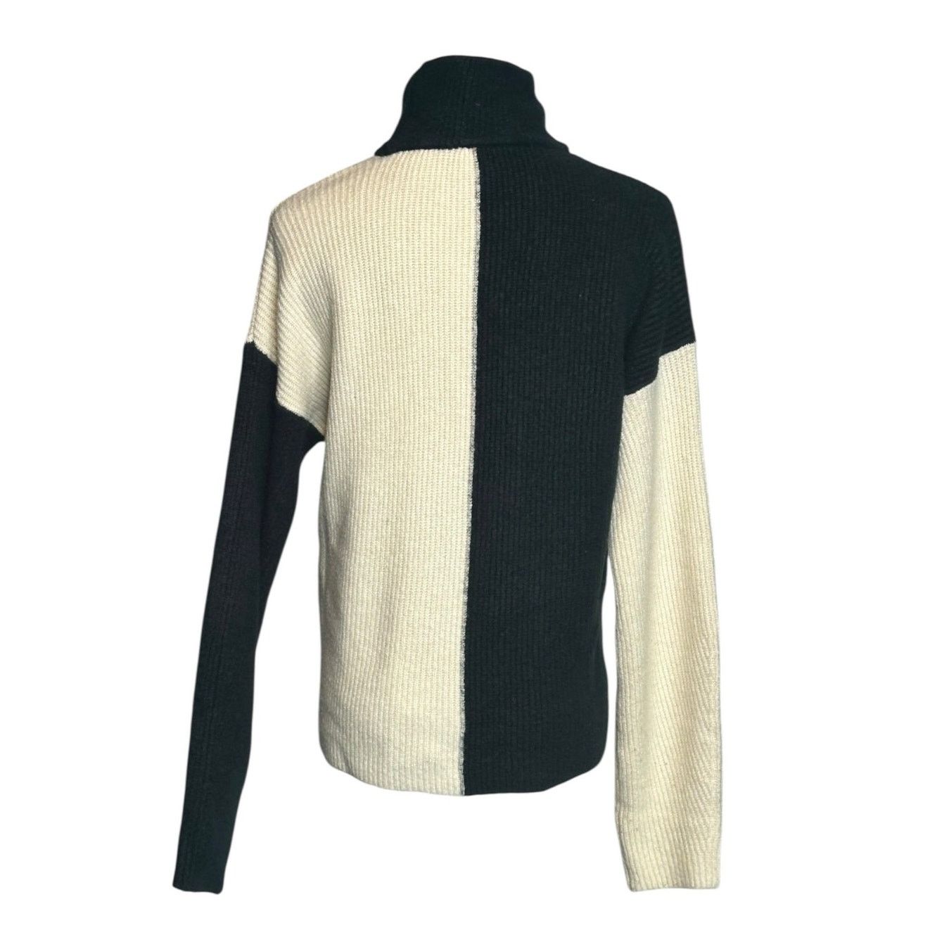 Abercrombie & Fitch Abercrombie & Fitch Color Block Pullover Sweater Size XS Size XS / US 0-2 / IT 36-38 - 2 Thumbnail