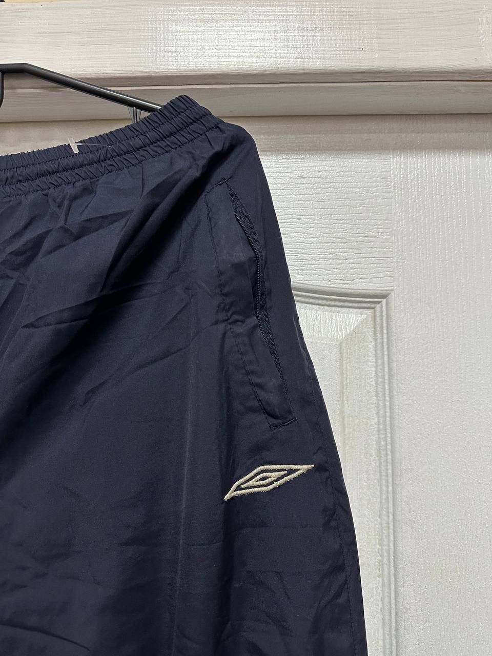 Umbro × Vintage Umbro track pants vintage drill Y2K joggers sweatpants navy Size US 31 - 2 Thumbnail
