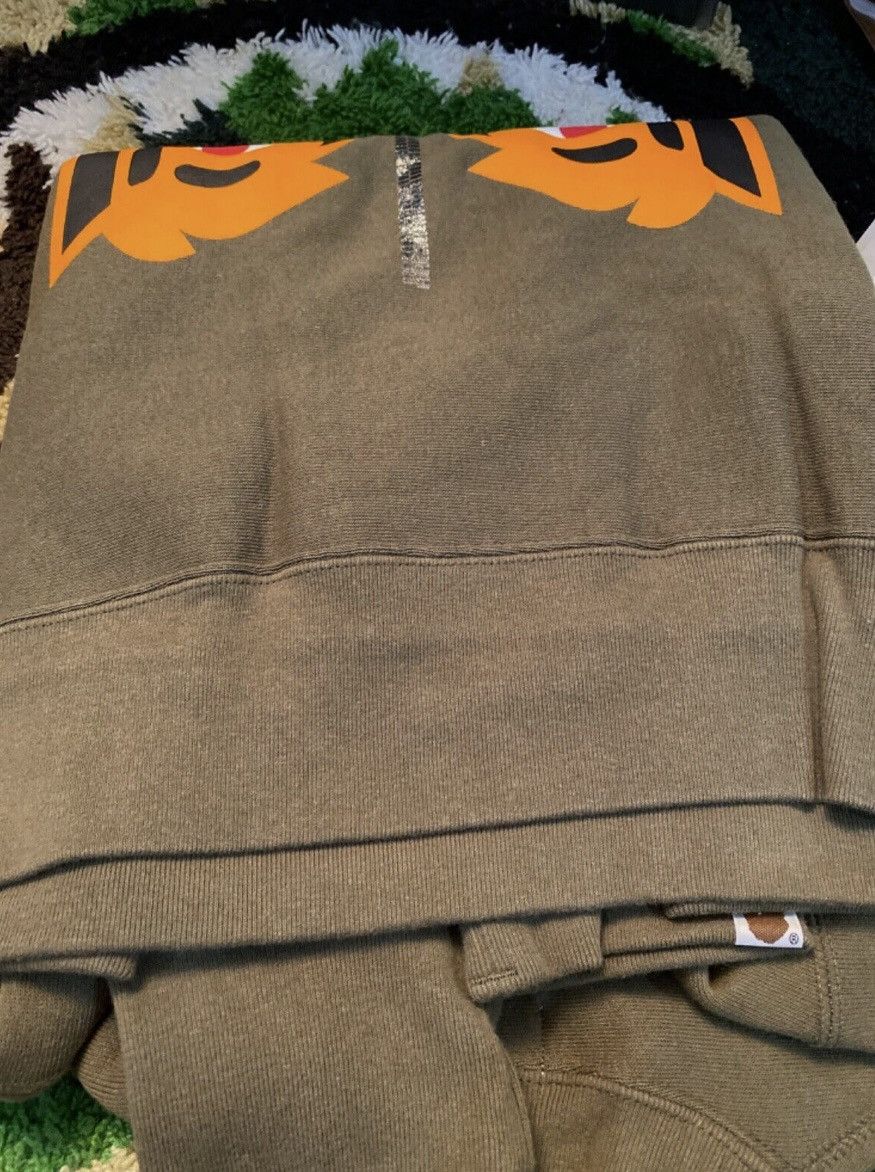 Bape Bape Tiger Heavy Weight Olive Crewneck SIZE M Size US M / EU 48-50 / 2 - 4 Thumbnail