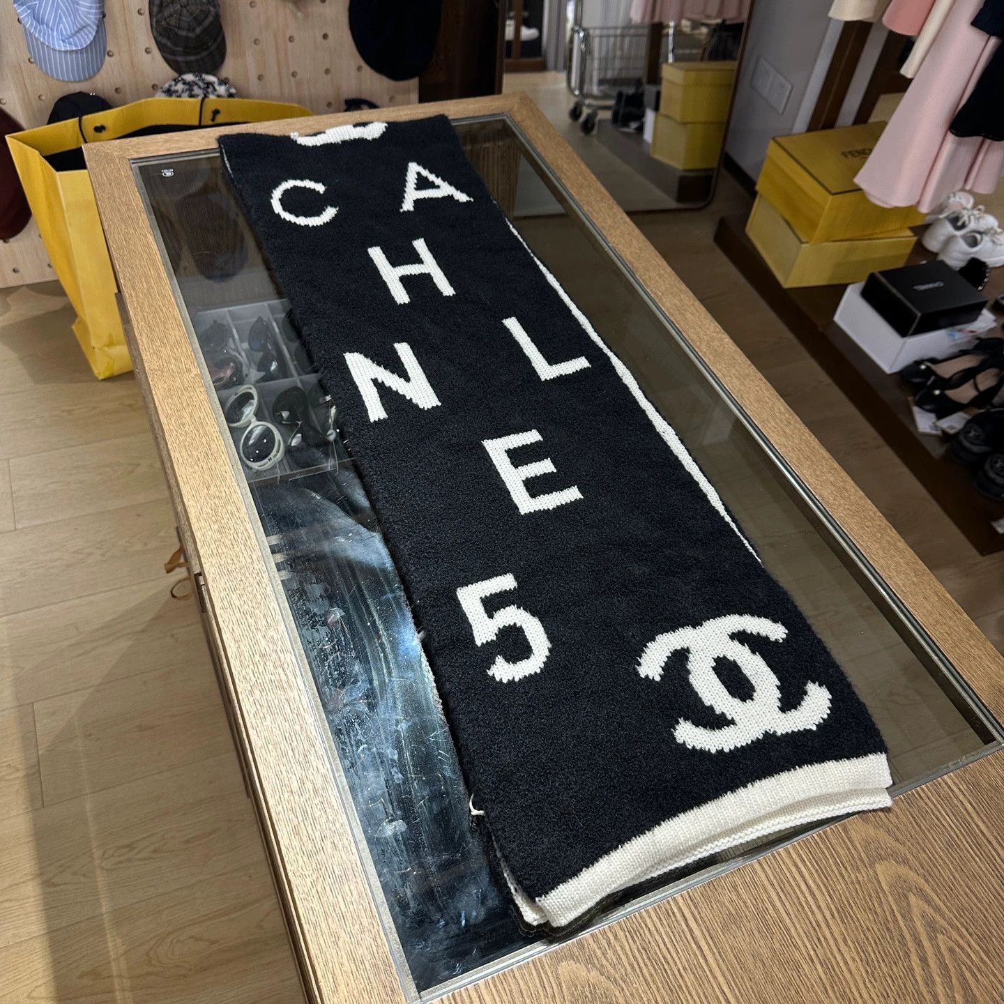 Chanel Chanel feb370 letter logo cashmere scarf Size ONE SIZE - 1 Thumbnail