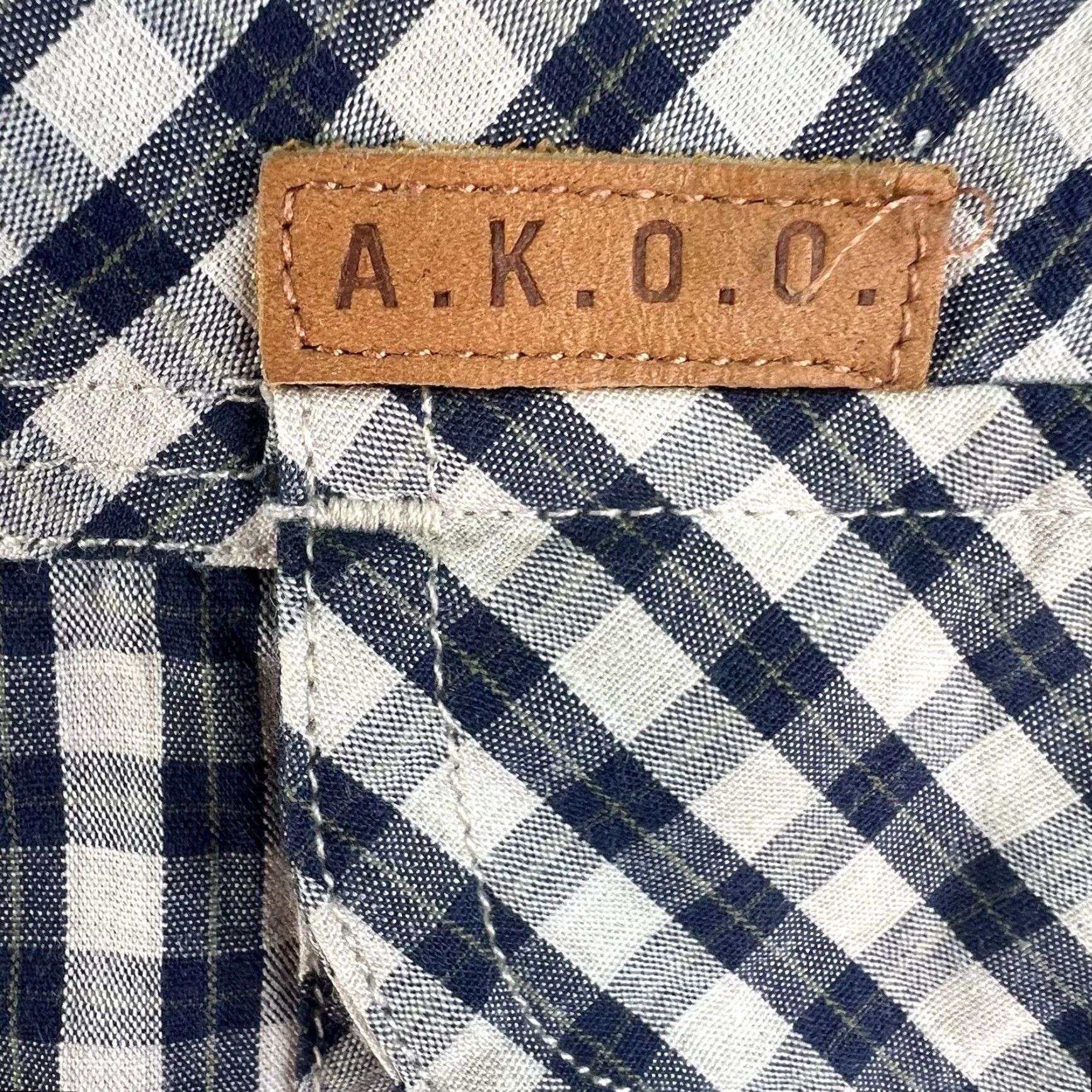Vintage AKOO Button-Down Shirt Mens 2XL Embroidered Check Blue Vintage 90s Tailors Down Texture Casual Workwear Shirt Size US XXL / EU 58 / 5 - 4 Thumbnail