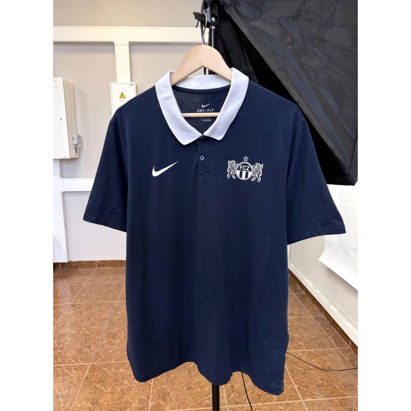 Nike Nike FCZ Zurich Switzerland Suisse Swiss Soccer T-Shirt XL Dark Blue Mens VINTAGE Size US XL / EU 56 / 4 - 2 Thumbnail