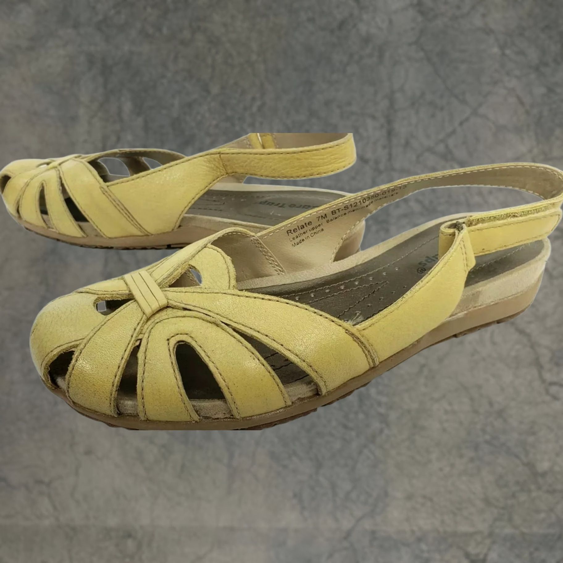 Vintage Bare Traps Relate Slingback Sandal Yellow Leather Sz 7 Women’s Sandal Slp On Straps Cushioned Lightweight Arch Support Motion Control Size US 8 / IT 38 - 1 Thumbnail