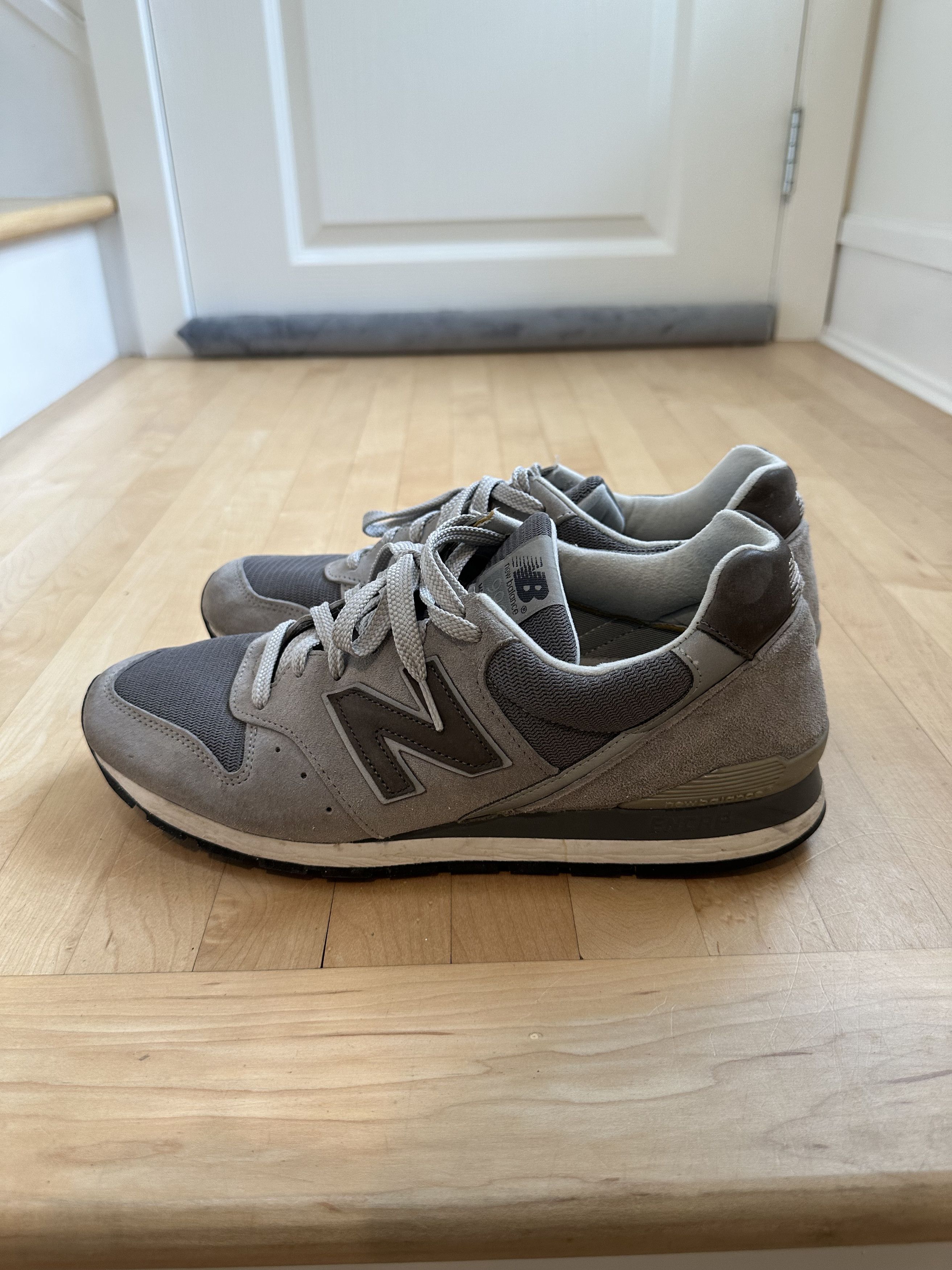 New Balance New Balance 574 MiUSA Size US 11 / EU 44 - 5 Thumbnail