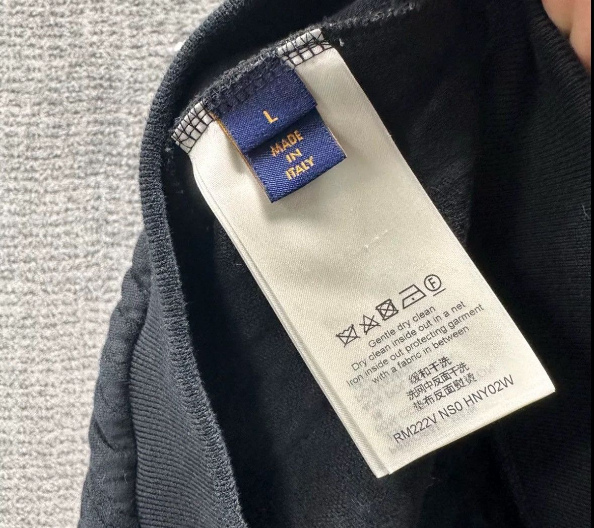 Louis Vuitton LOUIS VUITTON LV Black Embossed Presbyopia Hoodie Size US L / EU 52-54 / 3 - 4 Thumbnail