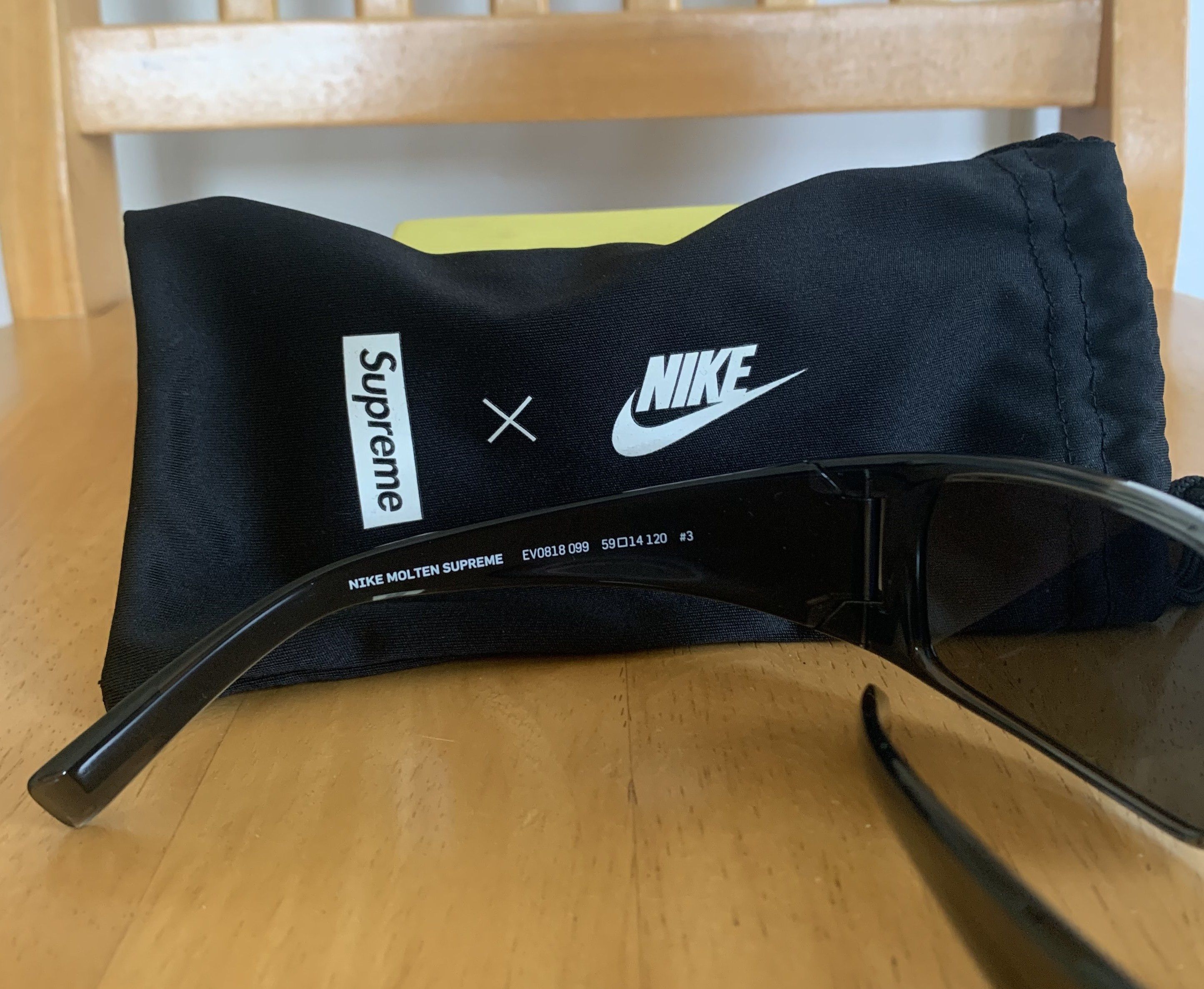 Nike × Supreme F/W 2019 Supreme x Nike Sunglasses + Dust-bag Size ONE SIZE - 8 Thumbnail