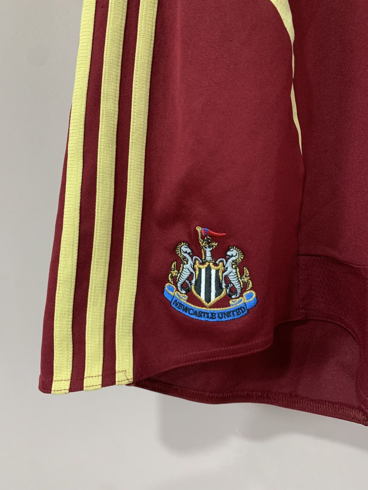 Adidas × Vintage Newcastle United Goalkeeper Football Shorts Vintage Adidas Size US 32 / EU 48 - 3 Thumbnail