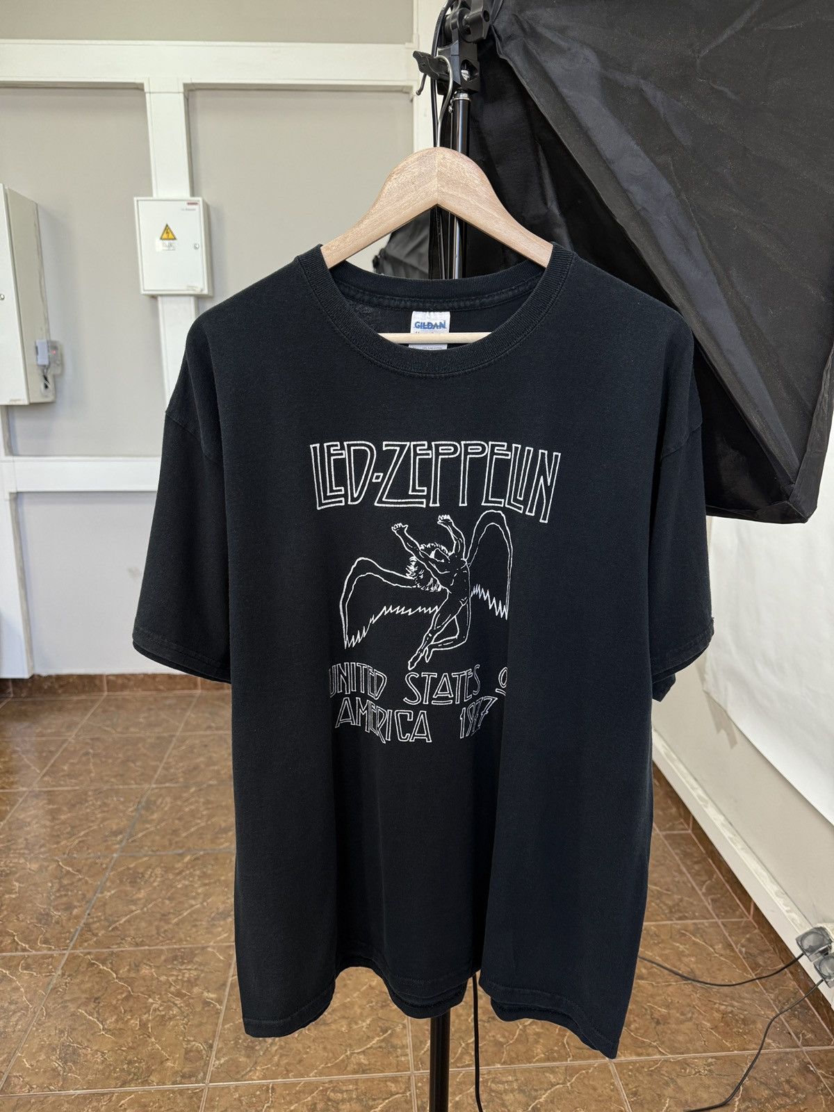 Led Zeppelin 🇬🇧 Vintage 2000 Led Zeppelin United States of America 1977 Te Size US XL / EU 56 / 4 - 1 Thumbnail