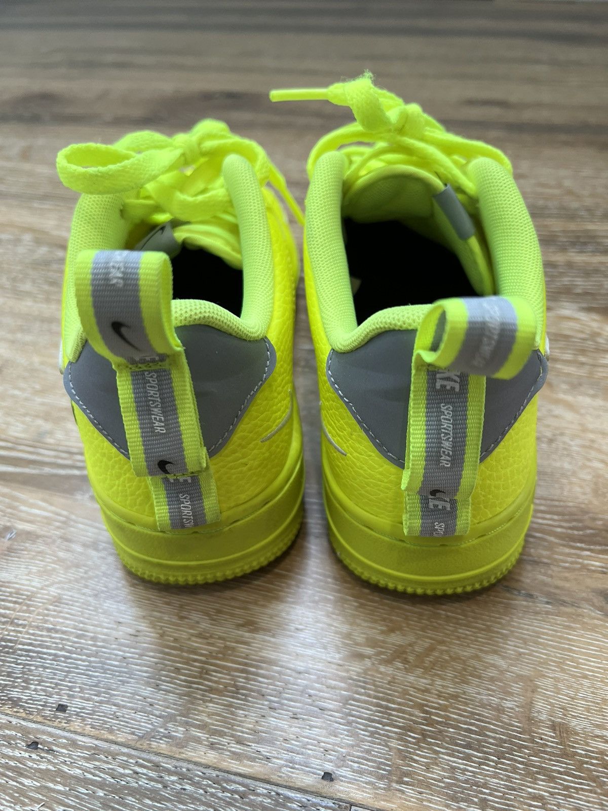 Nike Nike Air Force 1 LV8 Utility Volt (GS) Size US 6.5 / IT 36.5 - 5 Thumbnail