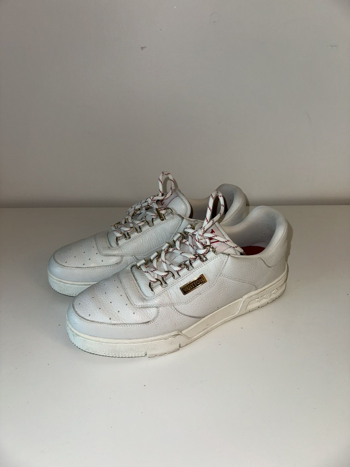 Louis Vuitton Louis Vuitton White Calfskin Leather Sneaker Size US 9 / EU 42 - 1 Thumbnail