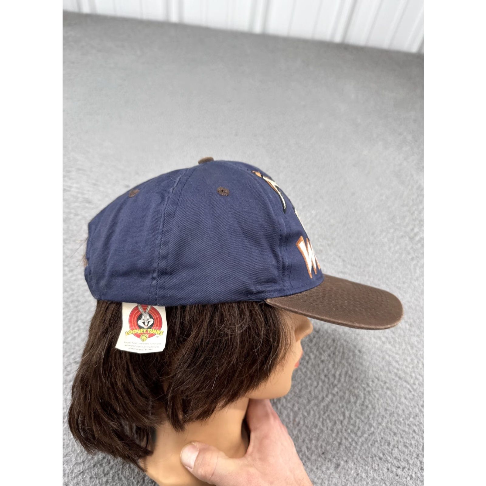 Vintage VINTAGE Wile E. Coyote Why Me Snapback Embroidered Branded Looney Tunes Tan Blue Hat Men One Size Black Style Snapback Size ONE SIZE - 3 Thumbnail