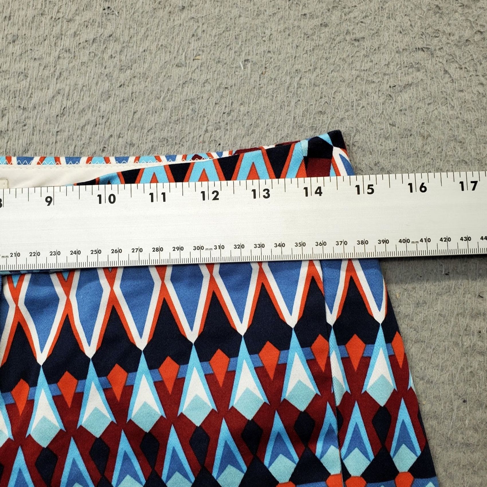 J.Crew J.CREW Shorts Womens Size 0 Multi Geometric Stretch 5" Inseam Casual Mid Rise Size 25" / US 0 / IT 36 - 5 Thumbnail