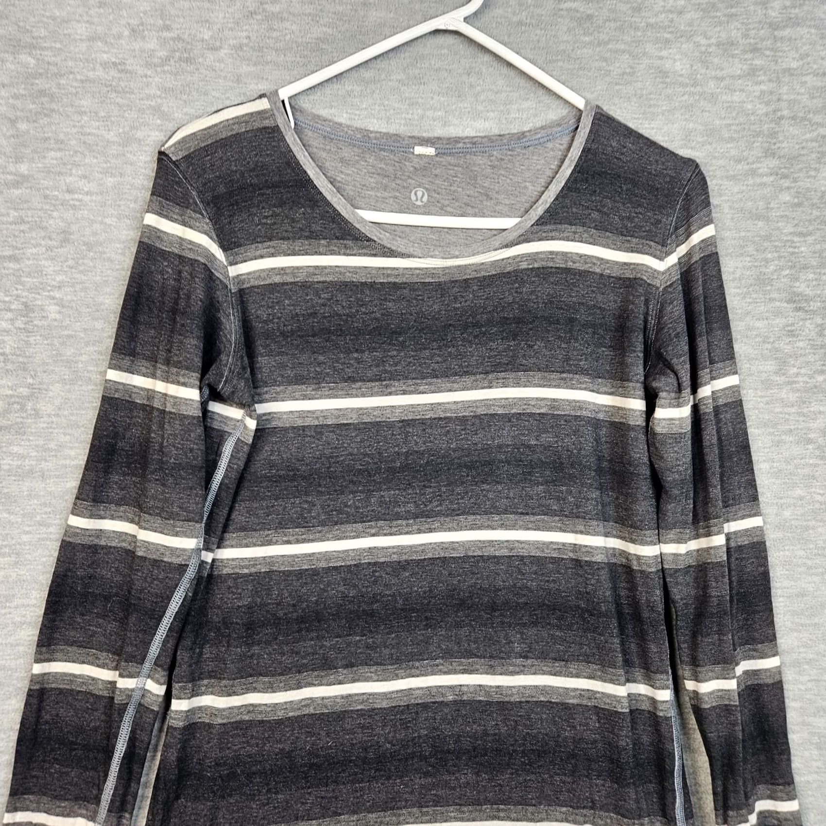 Lululemon Lululemon Women's Reversible Long Sleeve Top Size 6 Casual Activewear Multicolor Long Sleeve Women's Reversible Top 6 Sportswear Mens Girls Size M / US 6-8 / IT 42-44 - 6 Thumbnail
