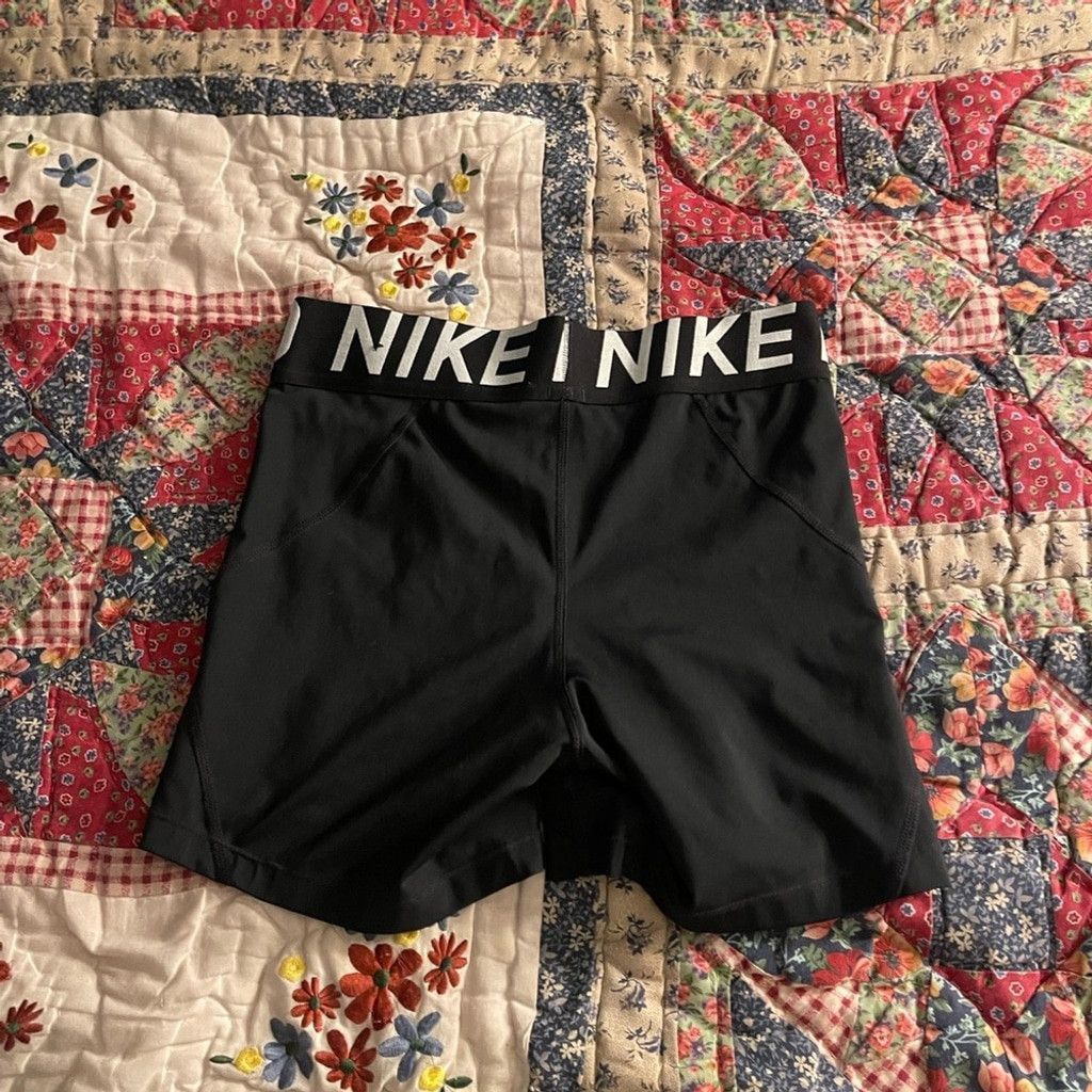 Nike Nike Pro Black Shorts with White Logo size M Size 28" / US 6 / IT 42 - 2 Thumbnail