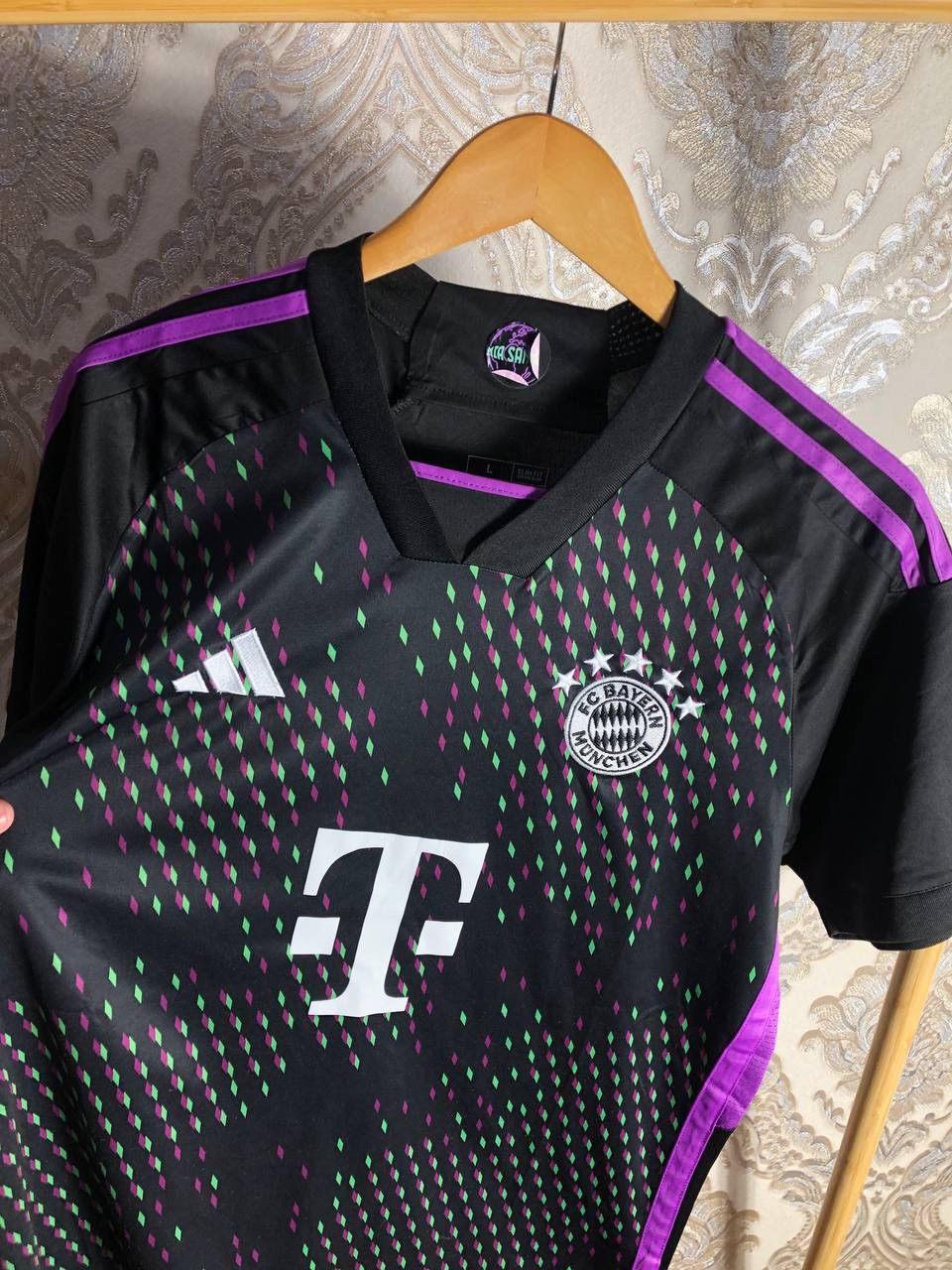 Adidas VINTAGE ADIDAS FC BAYERN MUNCHEN GERMANY SOCCER JERSEY RETRO Size US L / EU 52-54 / 3 - 4 Thumbnail
