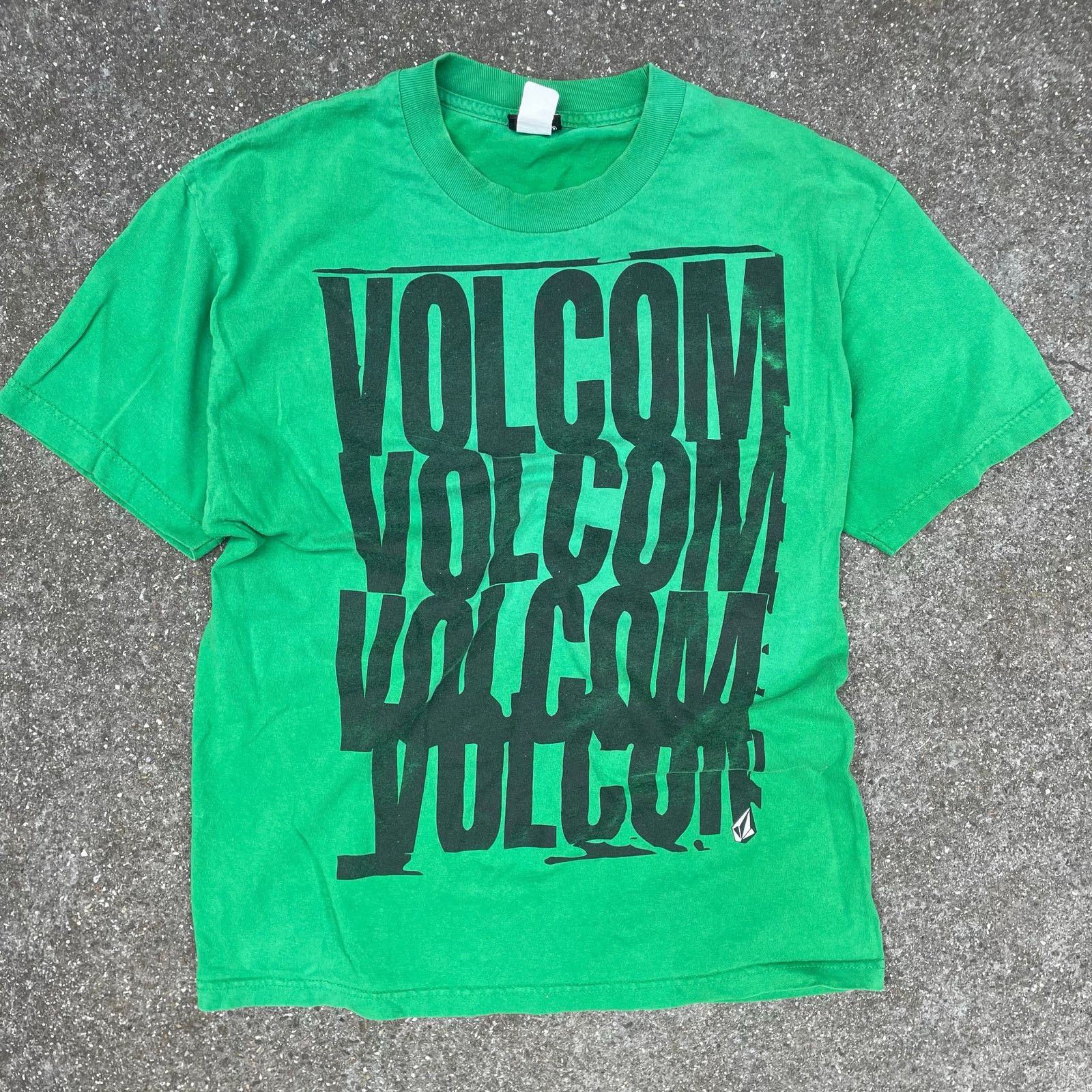 Volcom Y2K Green Volcom Graphic Tee Shirt Size US L / EU 52-54 / 3 - 1 Thumbnail
