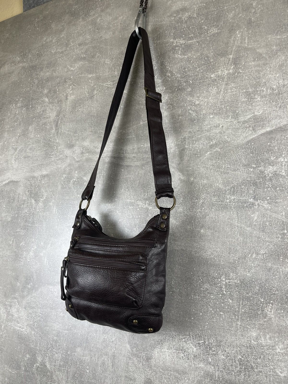 Vintage Vintage Brown Leather Crossbody Bag Brass Hardware Boho Size ONE SIZE - 2 Thumbnail