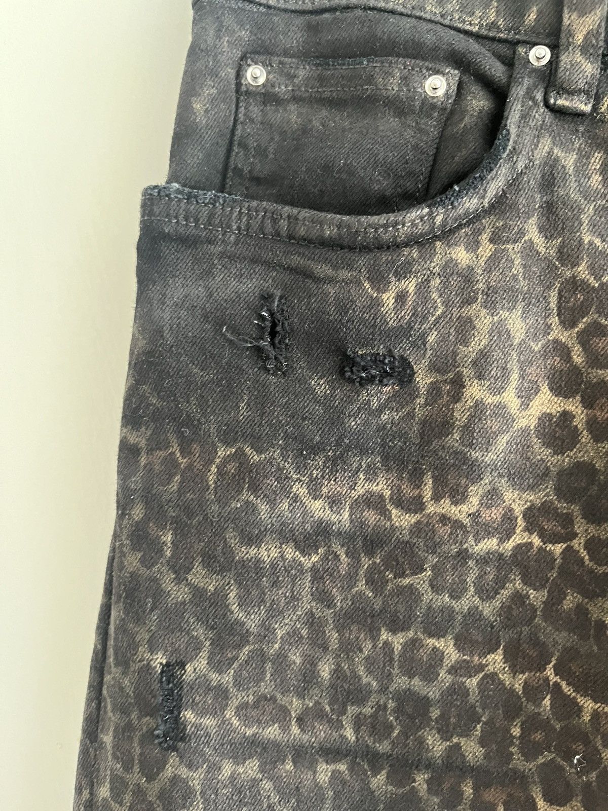 Amiri Amiri Leopard print blown knee Jeans Size US 36 / EU 52 - 10 Thumbnail