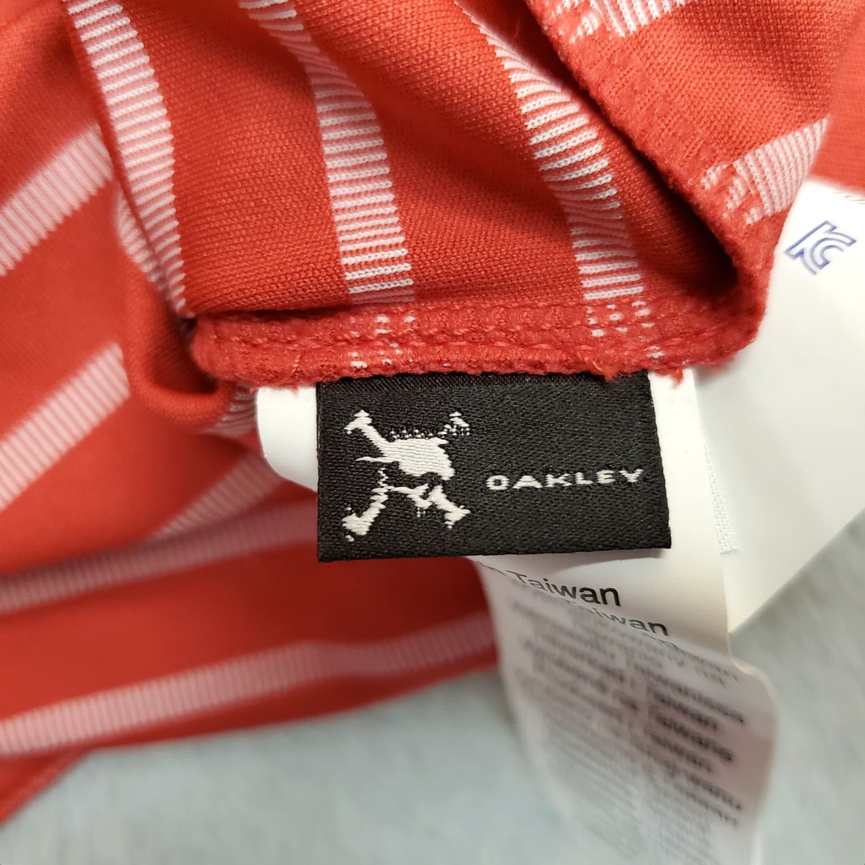 Oakley Oakley Shirt Womens L Red Striped Polo Polyester Performance Golf Casual Size L / US 10 / IT 46 - 6 Thumbnail