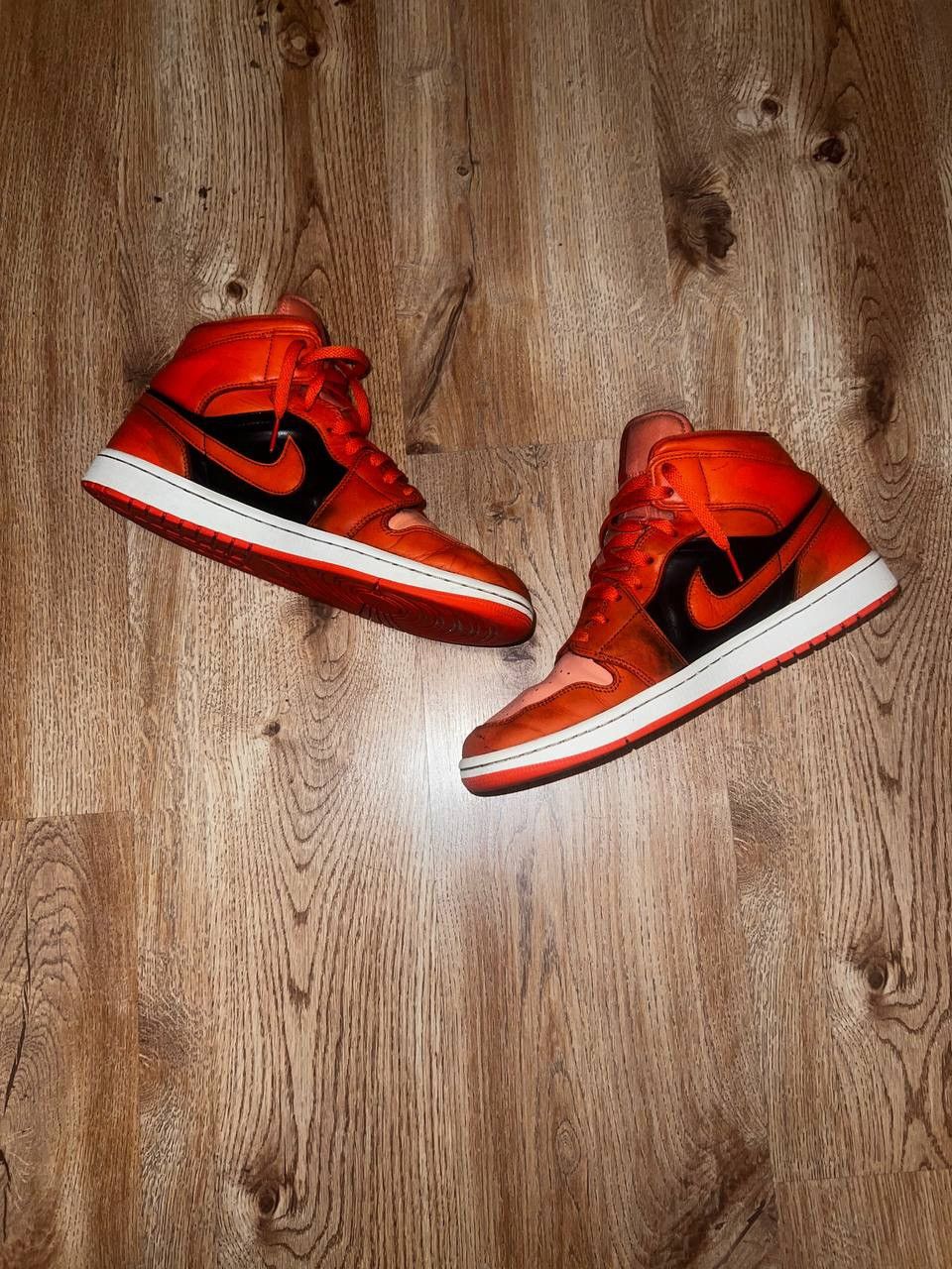 Jordan Brand Nike Air Jordan 1 Retro Hi Red 43 Size US 11 / EU 44 - 10 Thumbnail