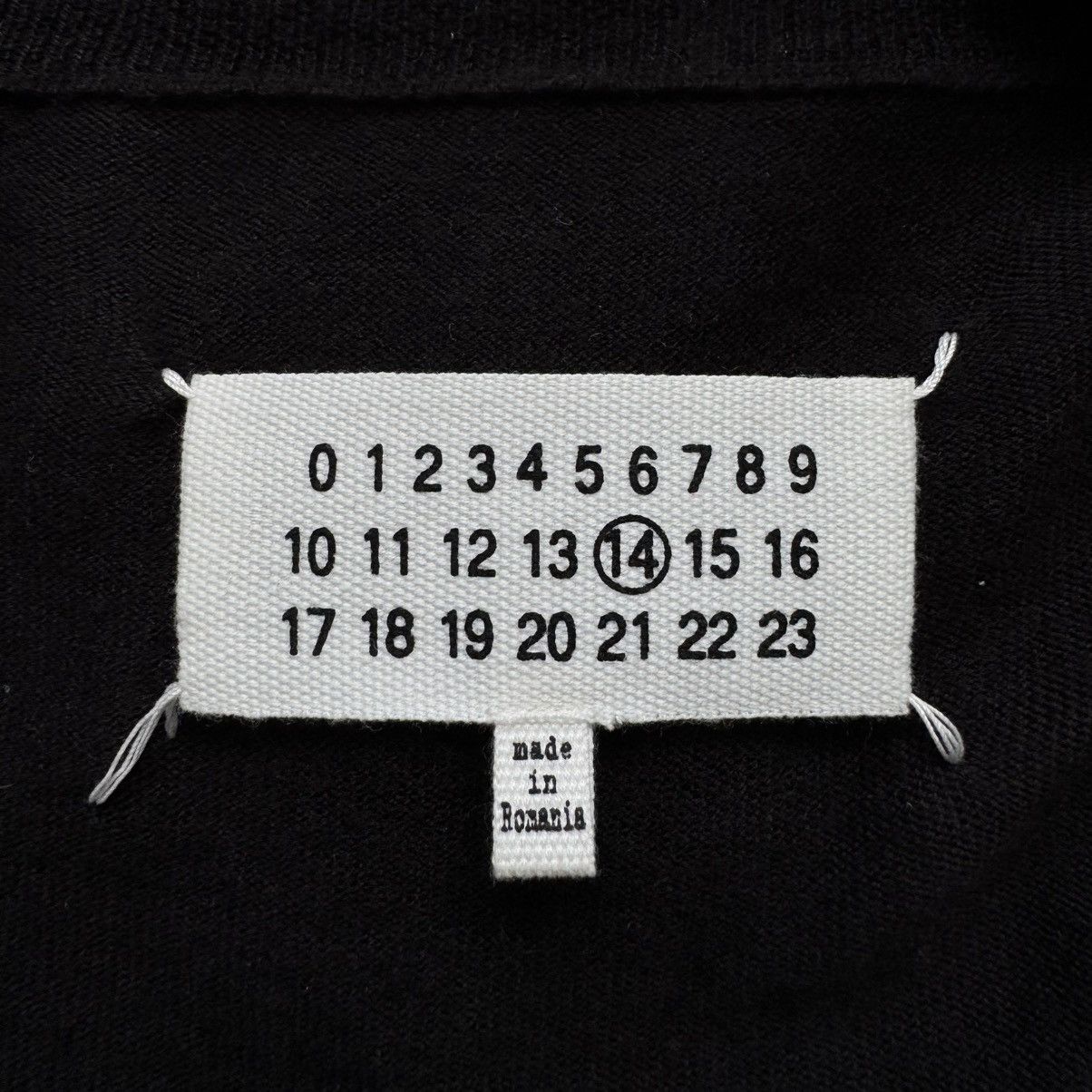 Maison Margiela AW2015 Maison Margiela V-Neck Pullover Elbow Patch Knit Size US L / EU 52-54 / 3 - 11 Thumbnail