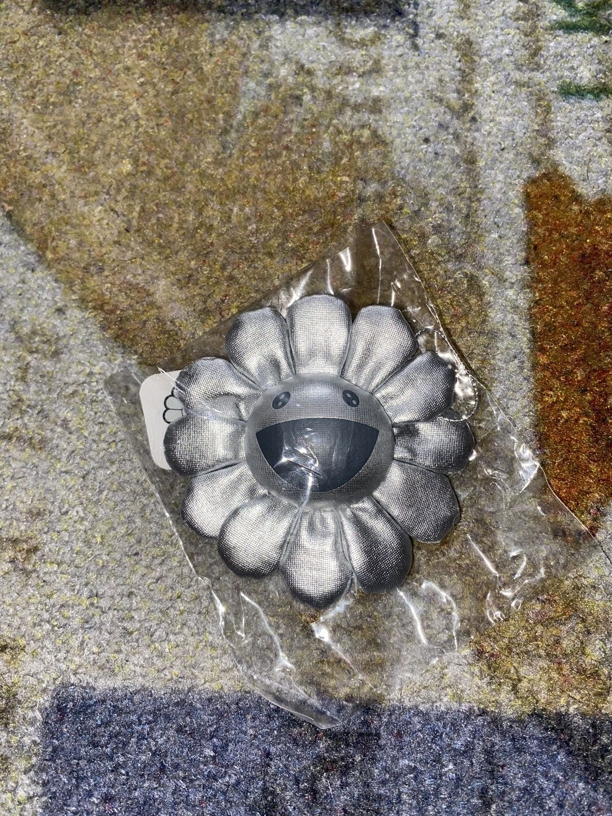 Takashi Murakami Takashi Murakami Flower Plush Pin Silver Size ONE SIZE - 1 Thumbnail