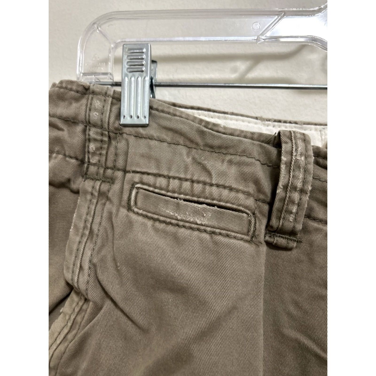 Abercrombie & Fitch VINTAGE Abercrombie & Fitch Cargo Shorts Mens 33 Beige Twill Cotton 90s Army Preppy Easy Care Pockets Regular Front Flat Front Size US 33 - 6 Thumbnail