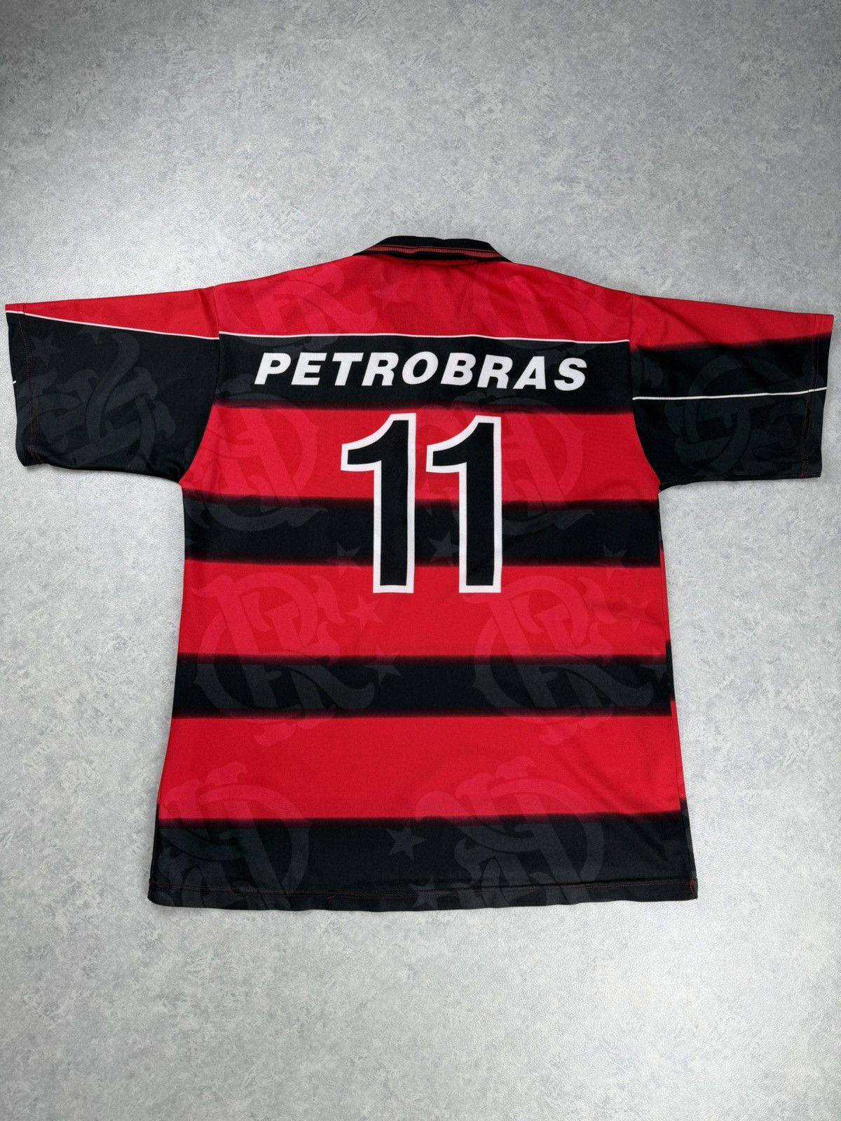 Vintage CR Flamengo Retro Soccer Jersey #11 Petrobras Size XL Size US XL / EU 56 / 4 - 9 Thumbnail