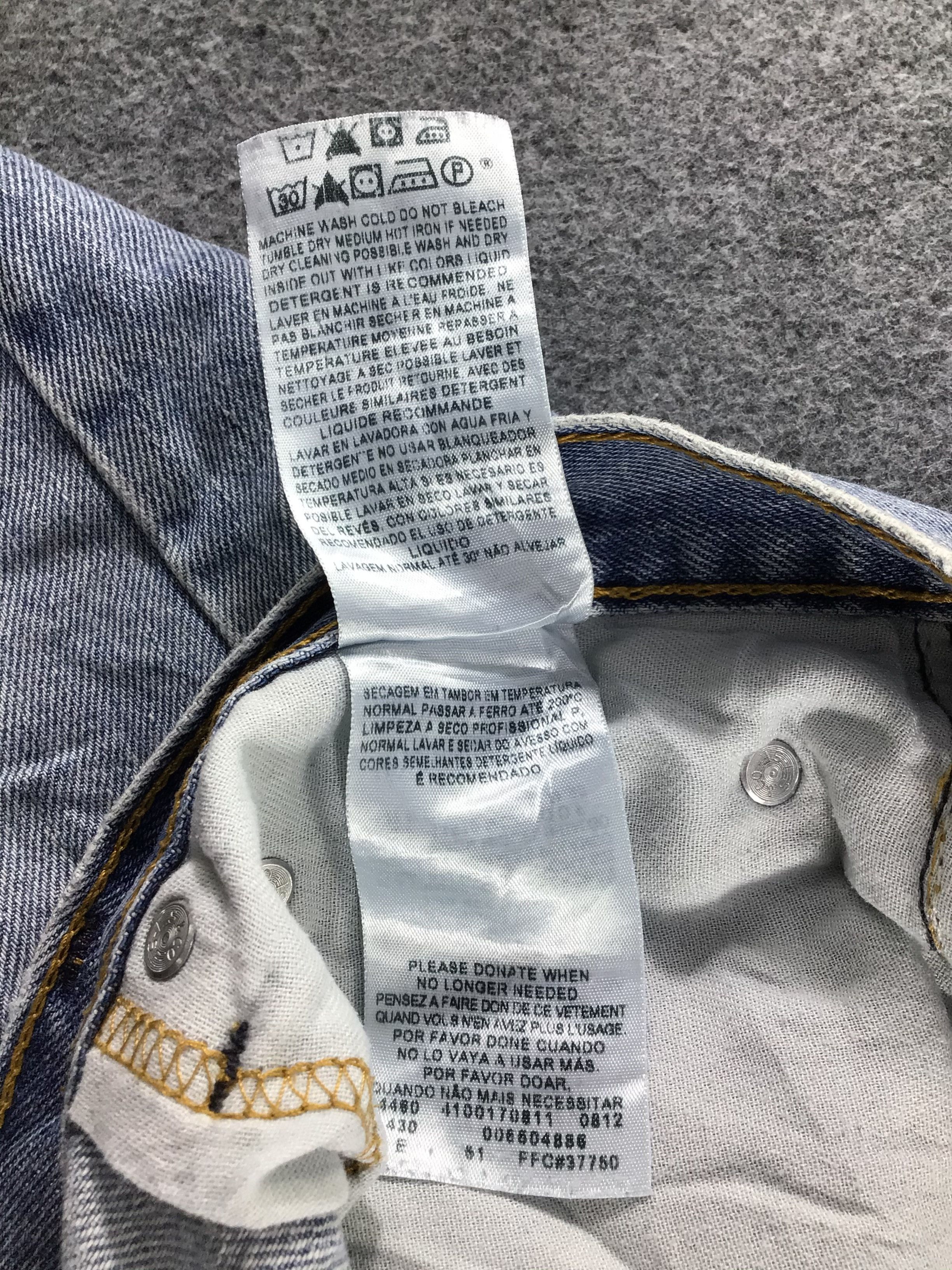 Levi's Vintage Levis 550 Jeans Blue Wash Denim -J568 Size US 43 - 10 Thumbnail