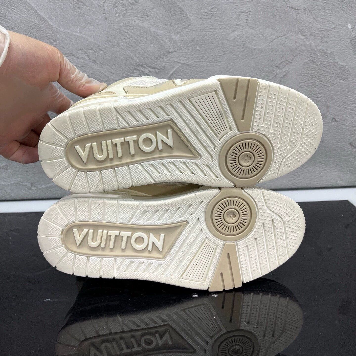Louis Vuitton LV Skate White Brown 36 99 New Worn Once Size US 5 / IT 35 - 6 Thumbnail