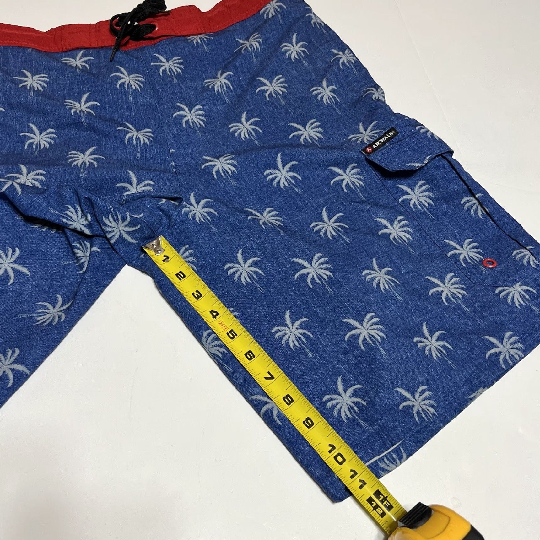 Airwalk VINTAGE AIRWALK Men’s Blue/Red Palm Tree Swim Shorts Trunks Size M Elastic Waist Size US 31 - 5 Thumbnail