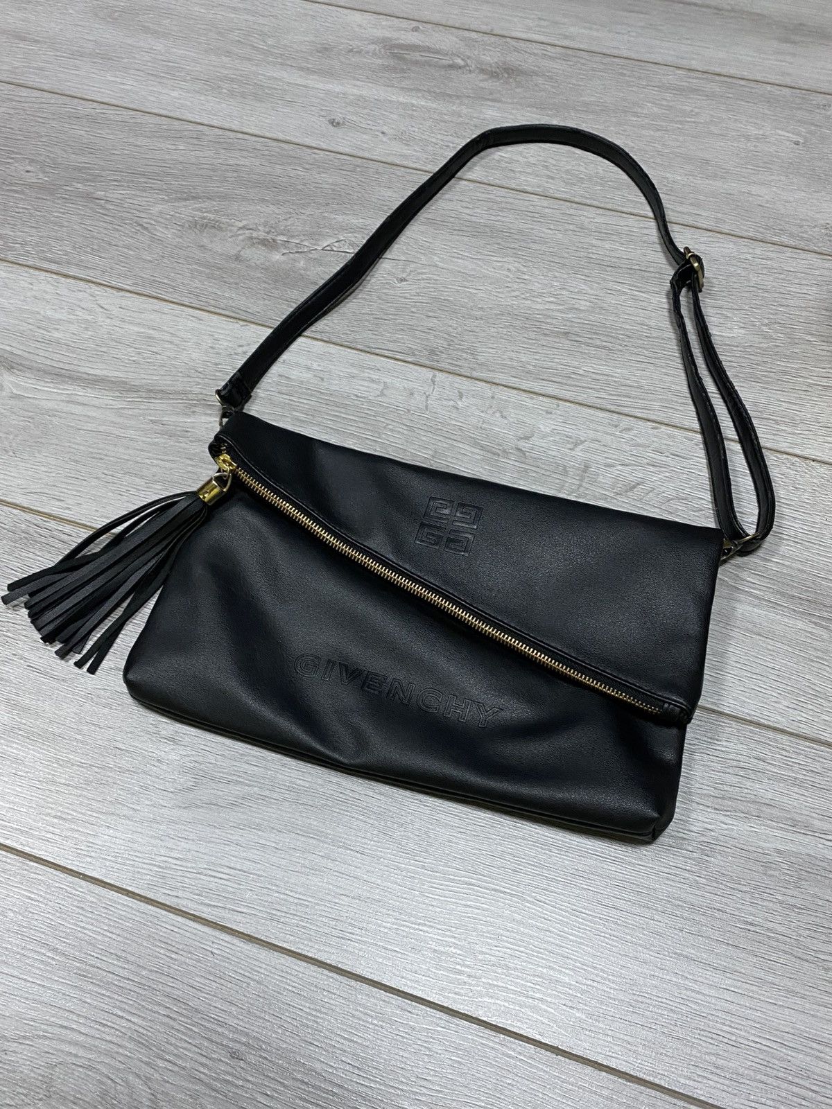 Givenchy Givenchy big logo shoulder crossbody bag messenger Size ONE SIZE - 2 Thumbnail