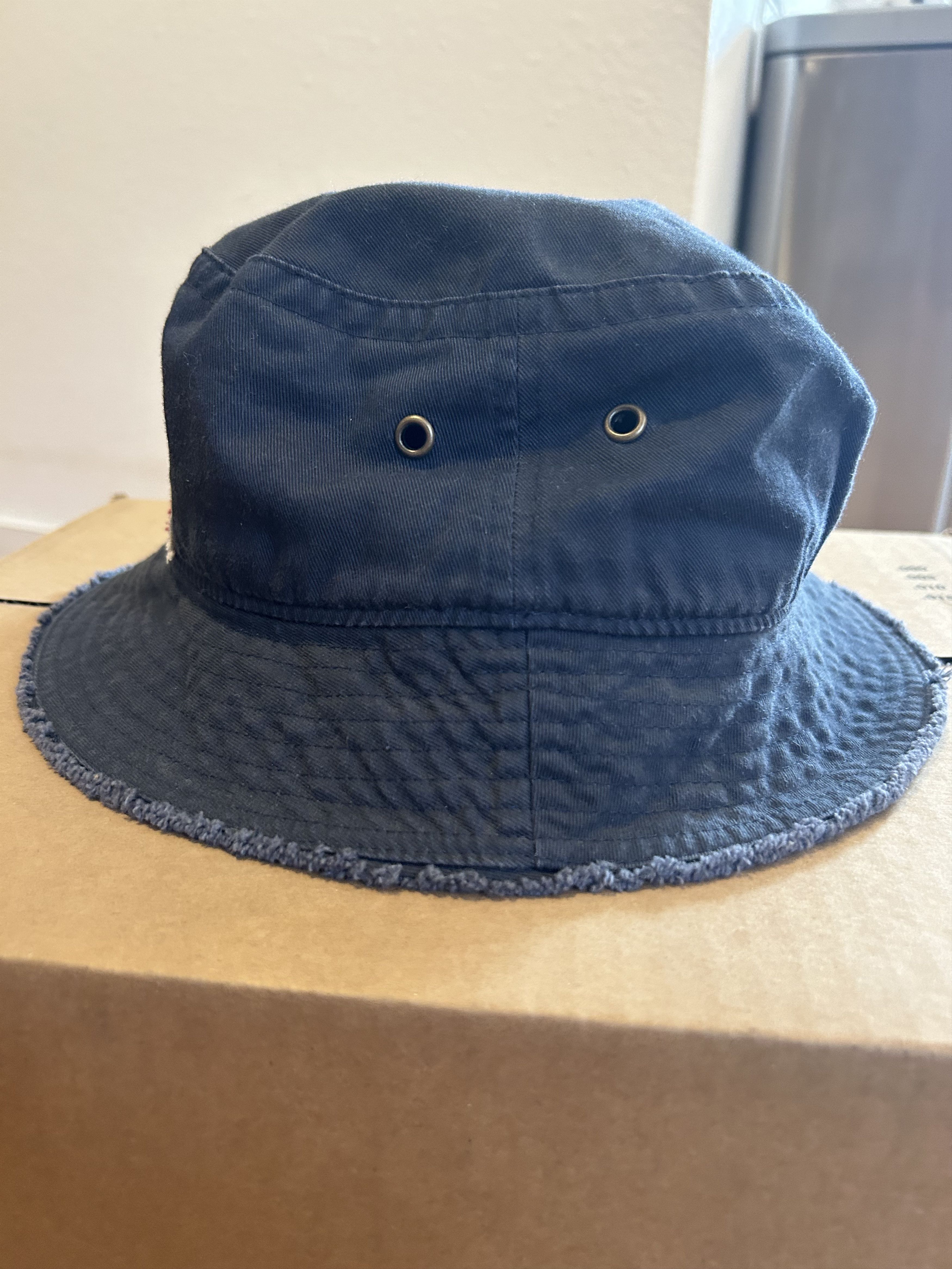 Supreme Leinenkugel's Beer Bucket Hat - Wisconsin Drinker's Club Size ONE SIZE - 2 Thumbnail