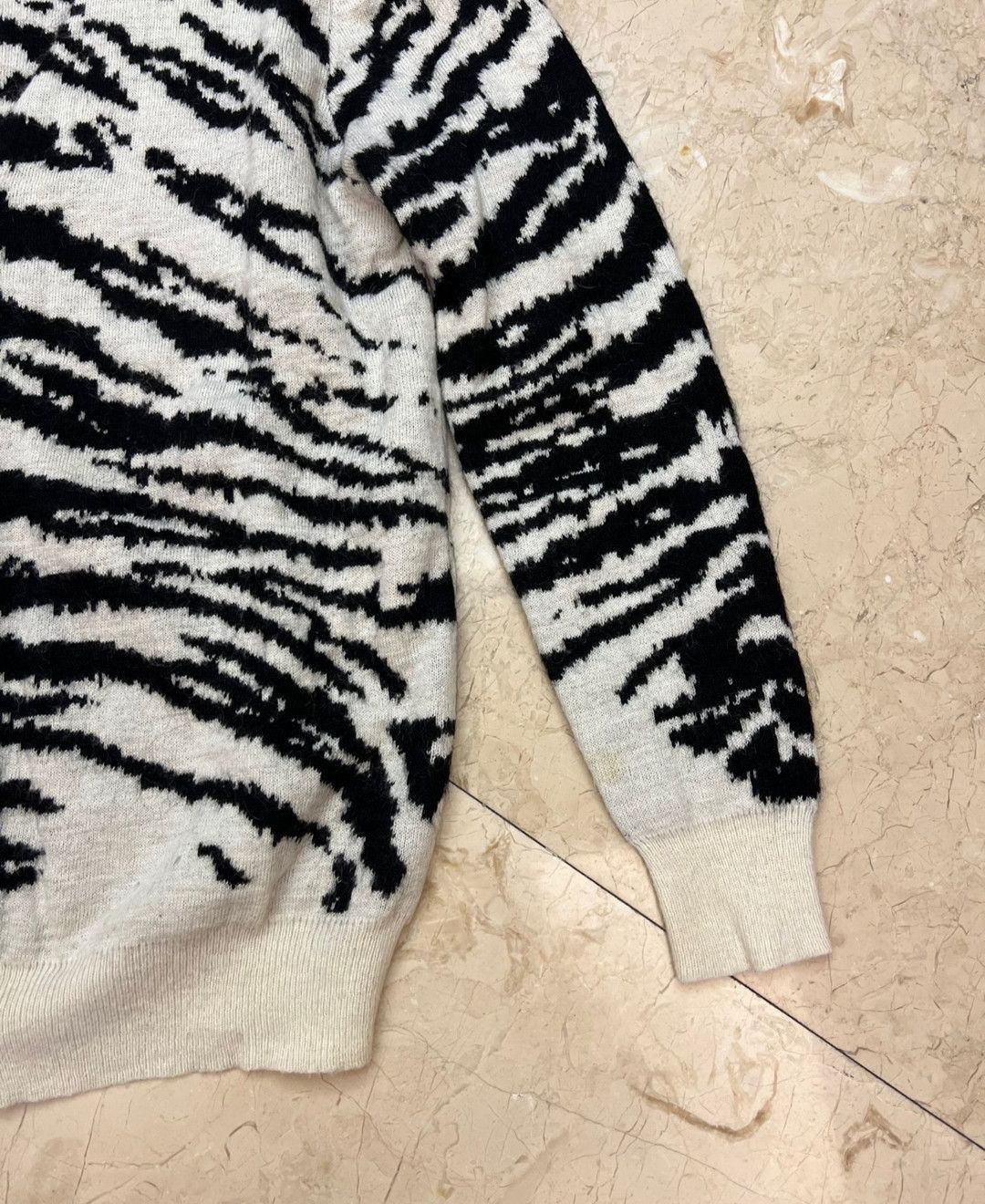 Saint Laurent Paris Saint Laurent White Zebra Cardigan-2505 Size US S / EU 44-46 / 1 - 4 Thumbnail