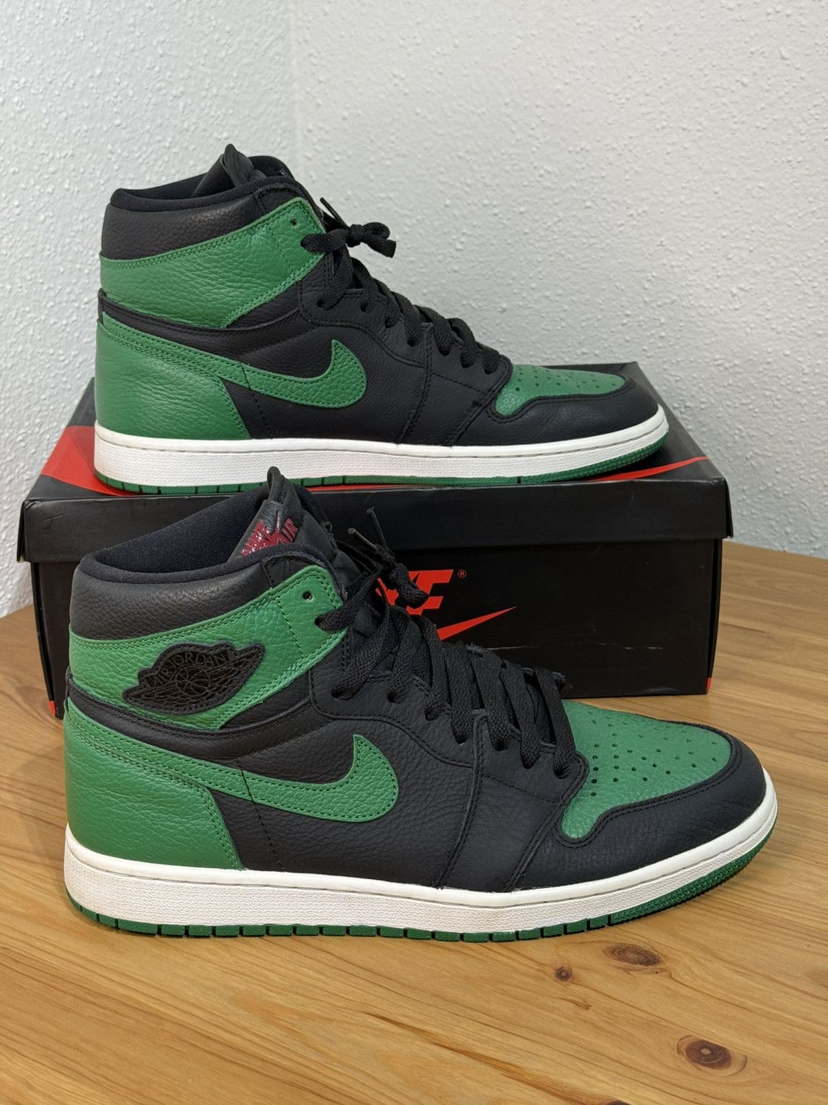 Jordan Brand × Nike Nike Air Jordan 1 Retro High Pine Green Black Size US 11 / EU 44 - 4 Thumbnail