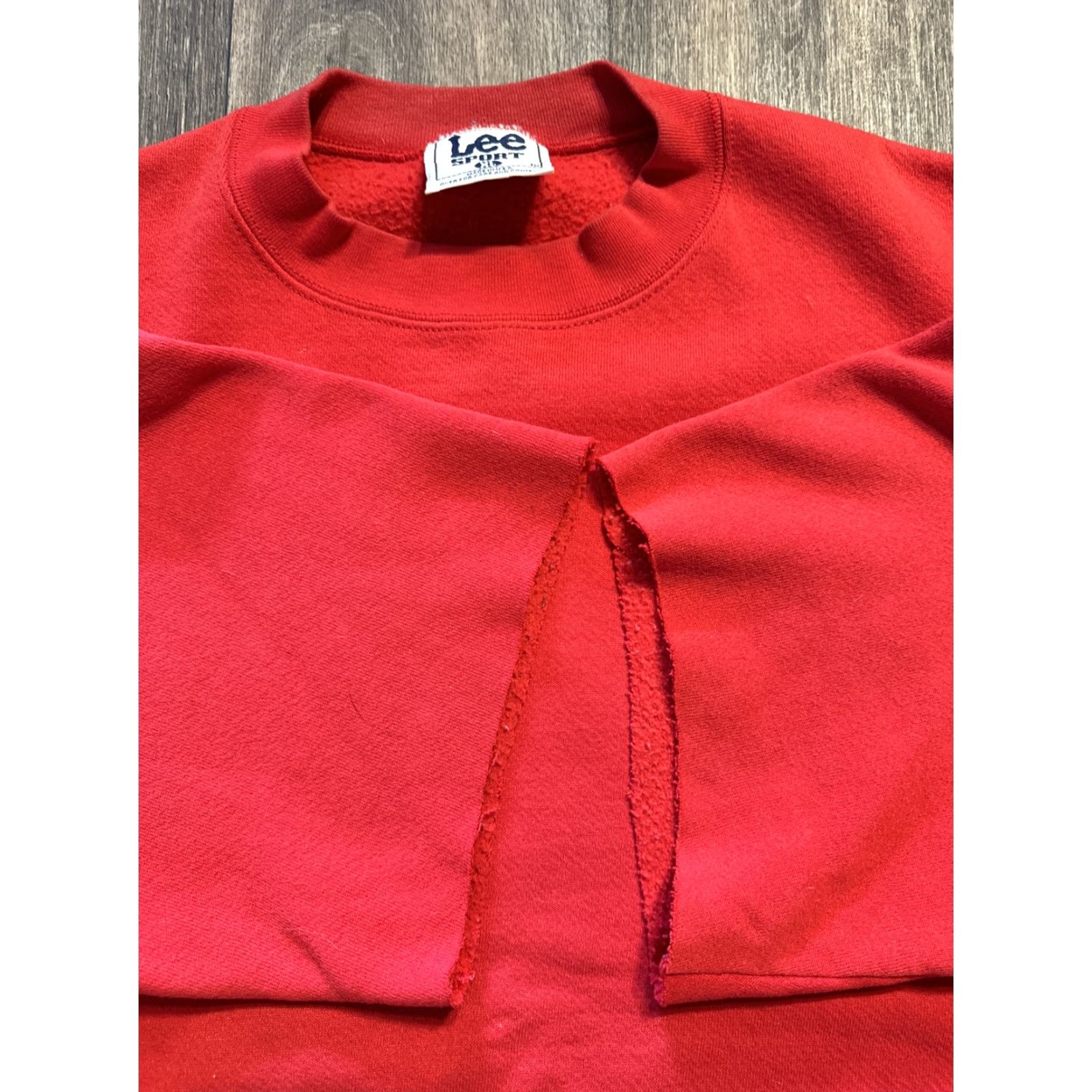Vintage VTG 1999 Rose Bowl Wisconsin Badgers Football Crewneck Sweatshirt Short Sleeve Lee Sport XL Red Men Pullover University Football Vintage Size US XL / EU 56 / 4 - 4 Thumbnail